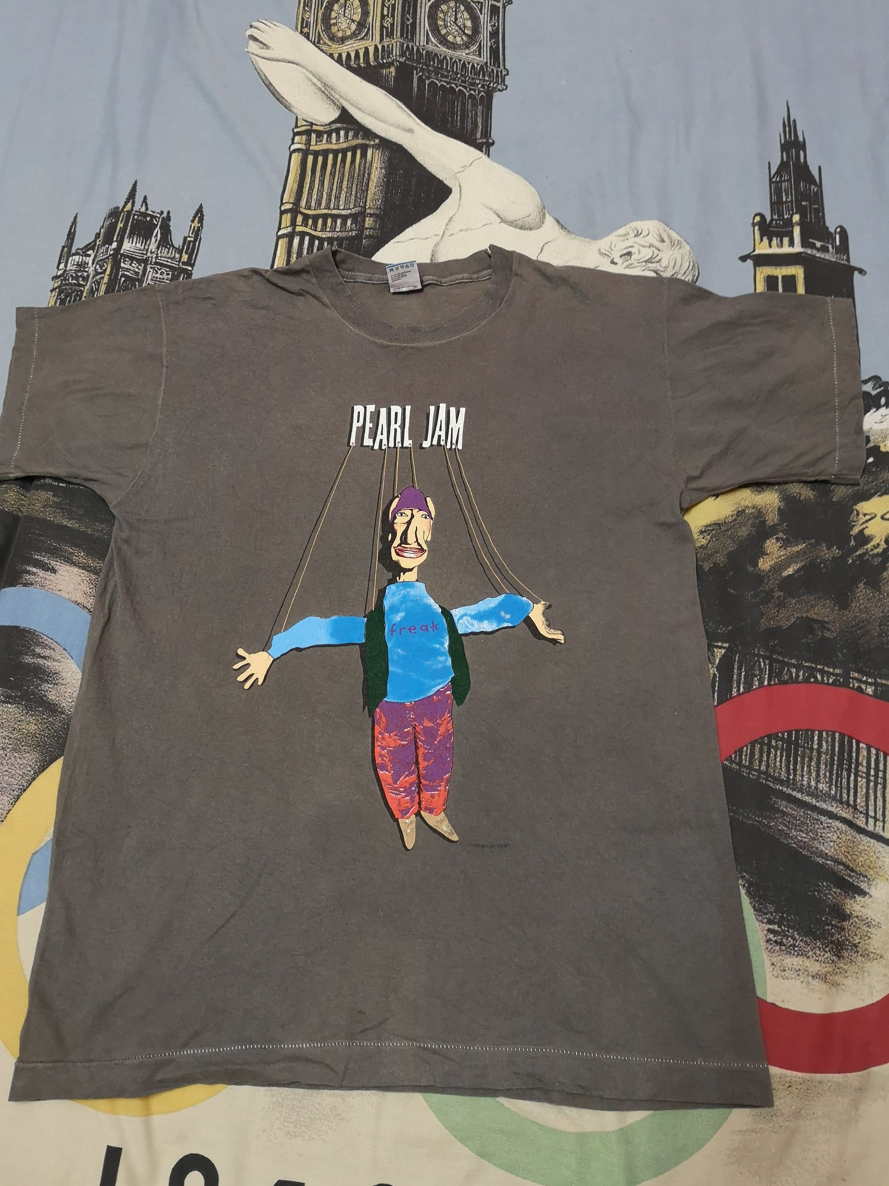 Vintage 90’s Pearl Jam Freak Tour T-Shirt