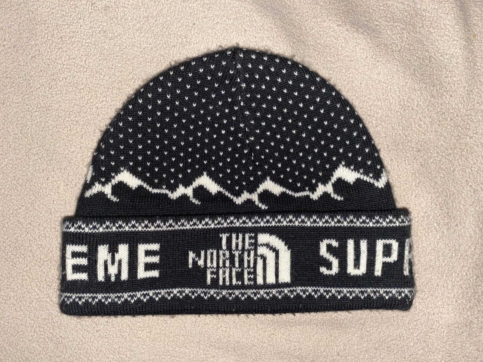 Supreme x The North selling Face FW18 Expedition Fold Beanie Black Rare