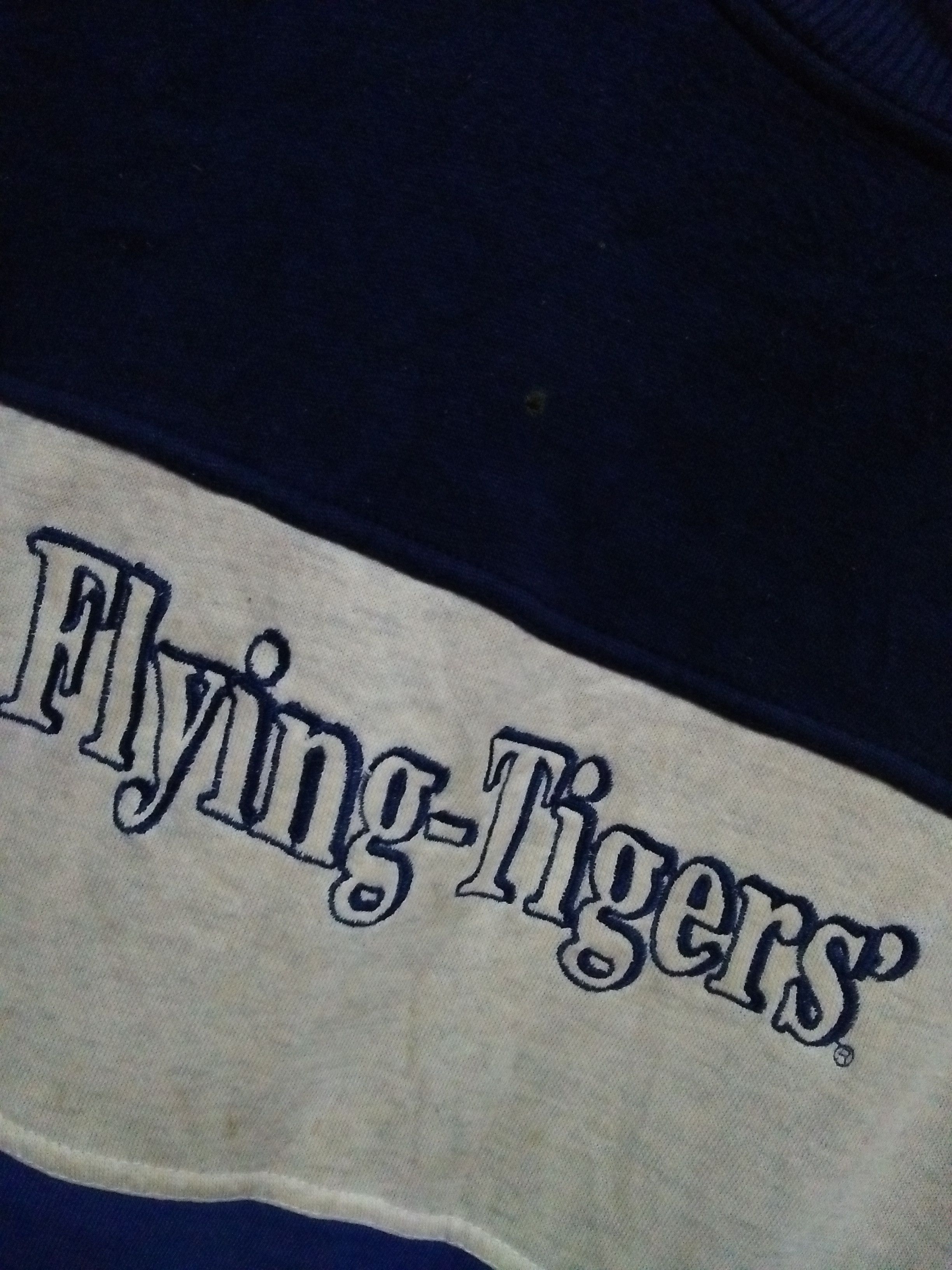 Vintage VTG FLYING TIGERS SWEATSHIRT (B144) Size US M / EU 48-50 / 2 - 2 Thumbnail