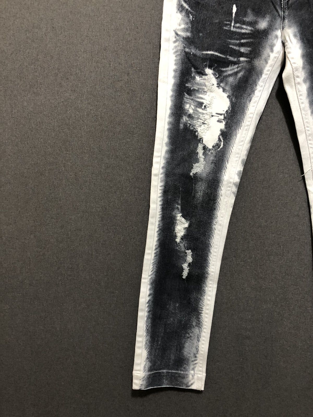 Dolce & Gabbana Dolce & Gabbana Ripped Stone Wash Skinny Distressed Denim Size US 32 / EU 48 - 4 Thumbnail