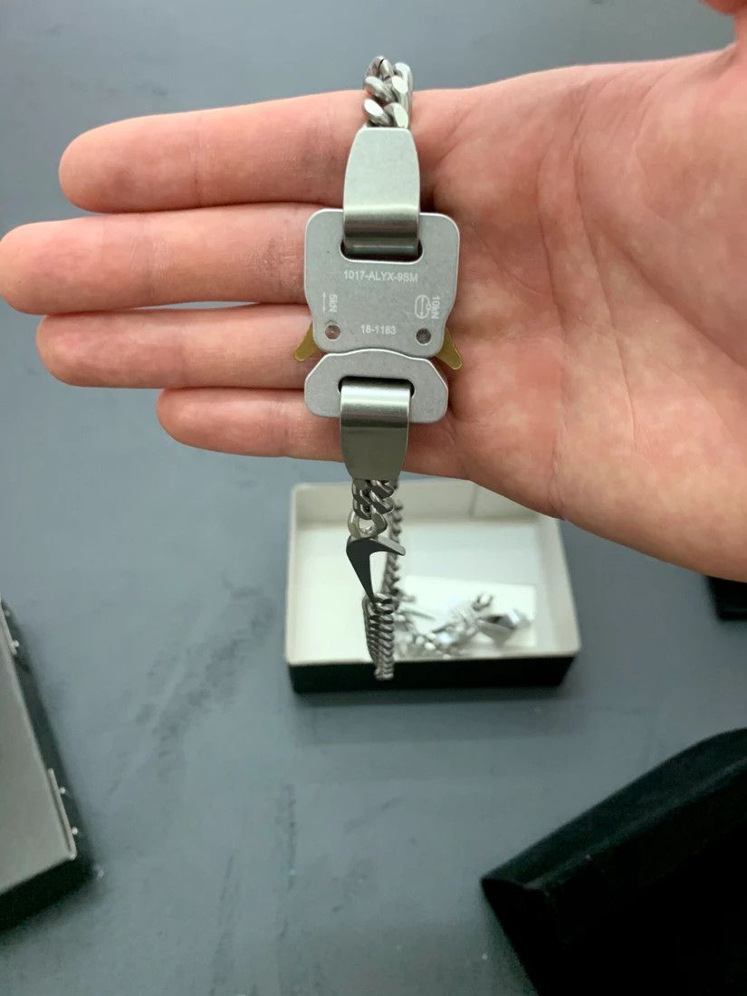 Alyx 1017 Alyx 9SM Silver Hero Chain Nike Size ONE SIZE - 2 Thumbnail