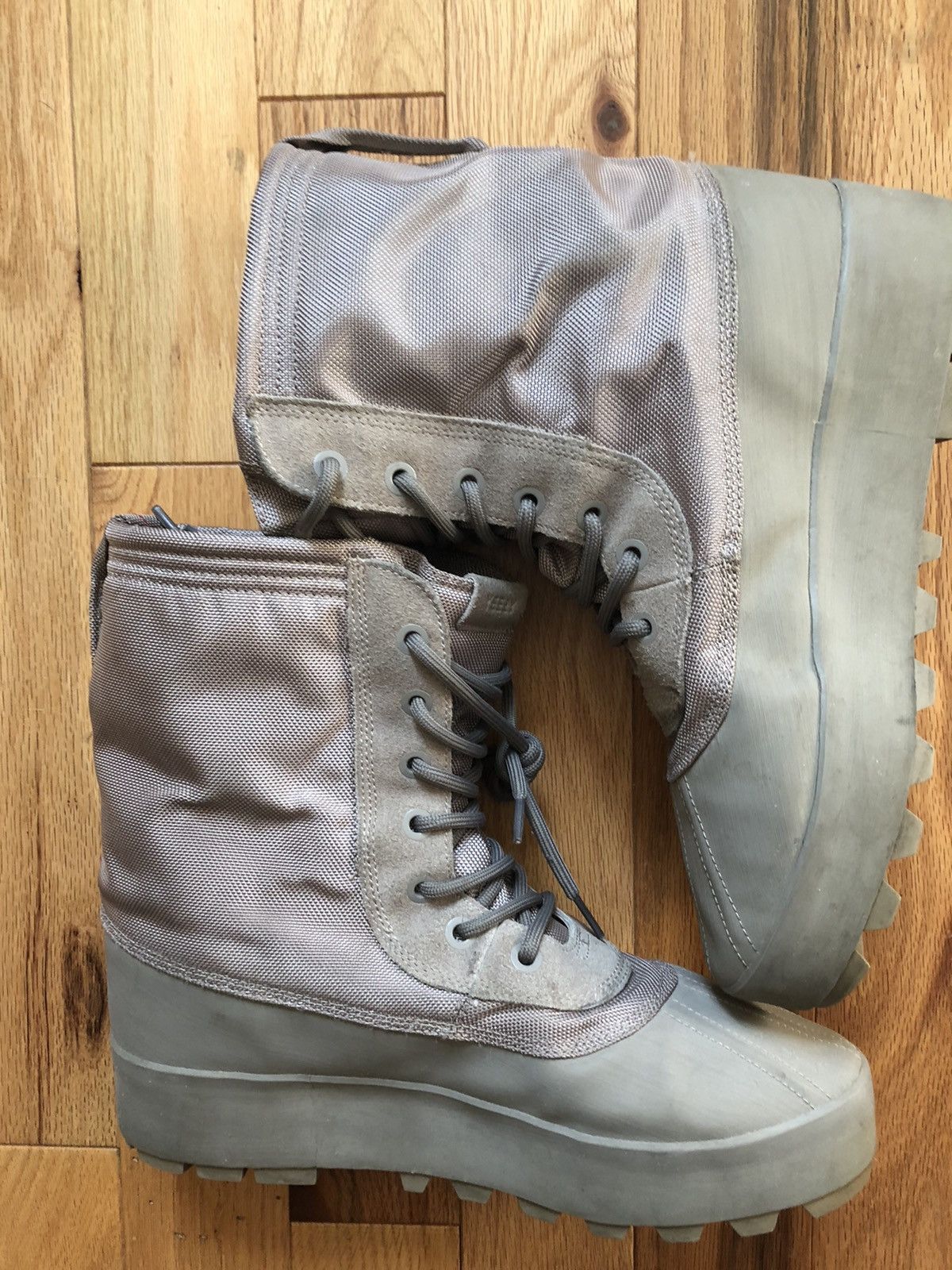 yeezy 950 moonrock