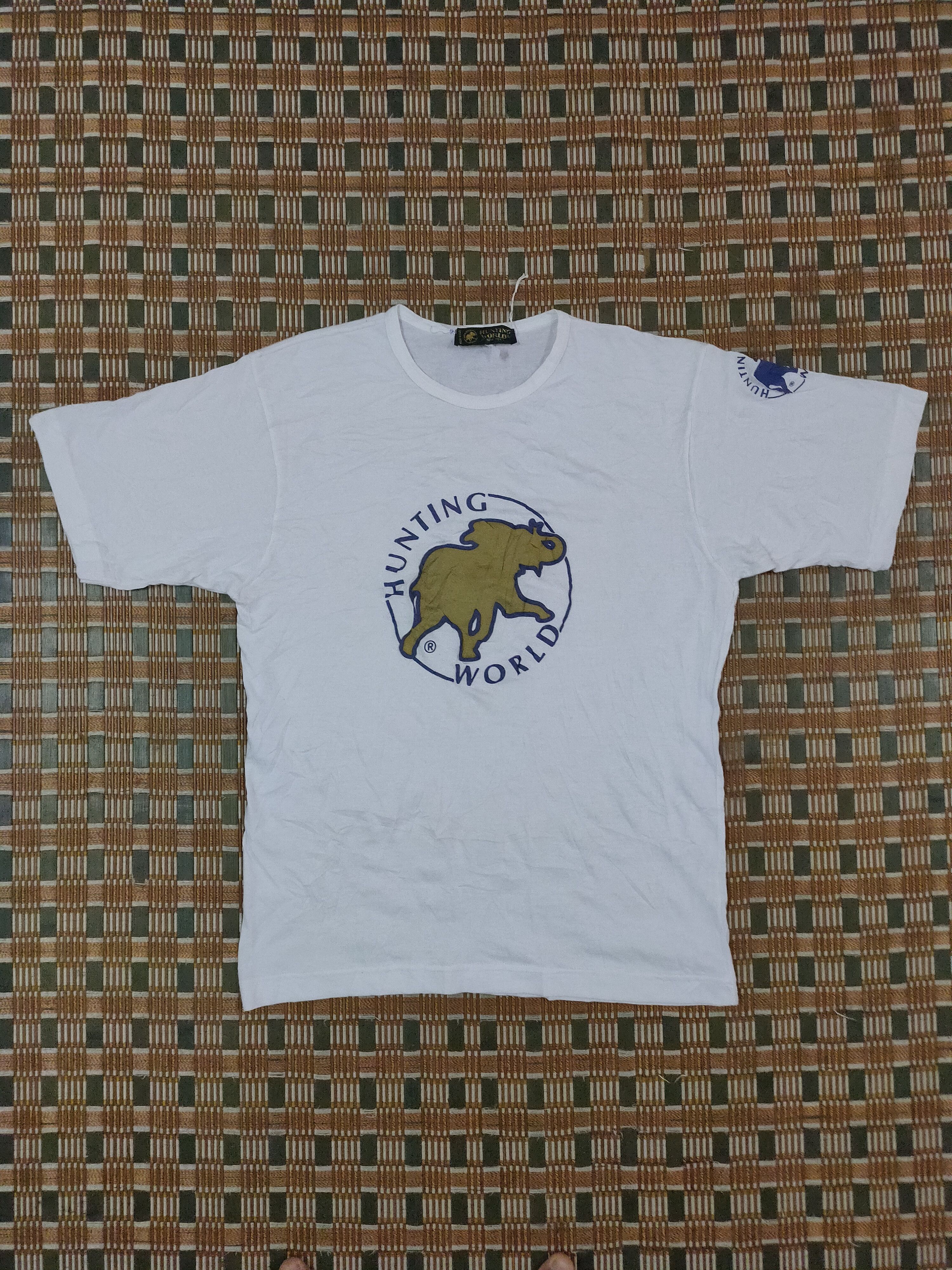 Vintage Hunting World New York Italy T shirt New Old Stock Size US M / EU 48-50 / 2 - 1 Thumbnail