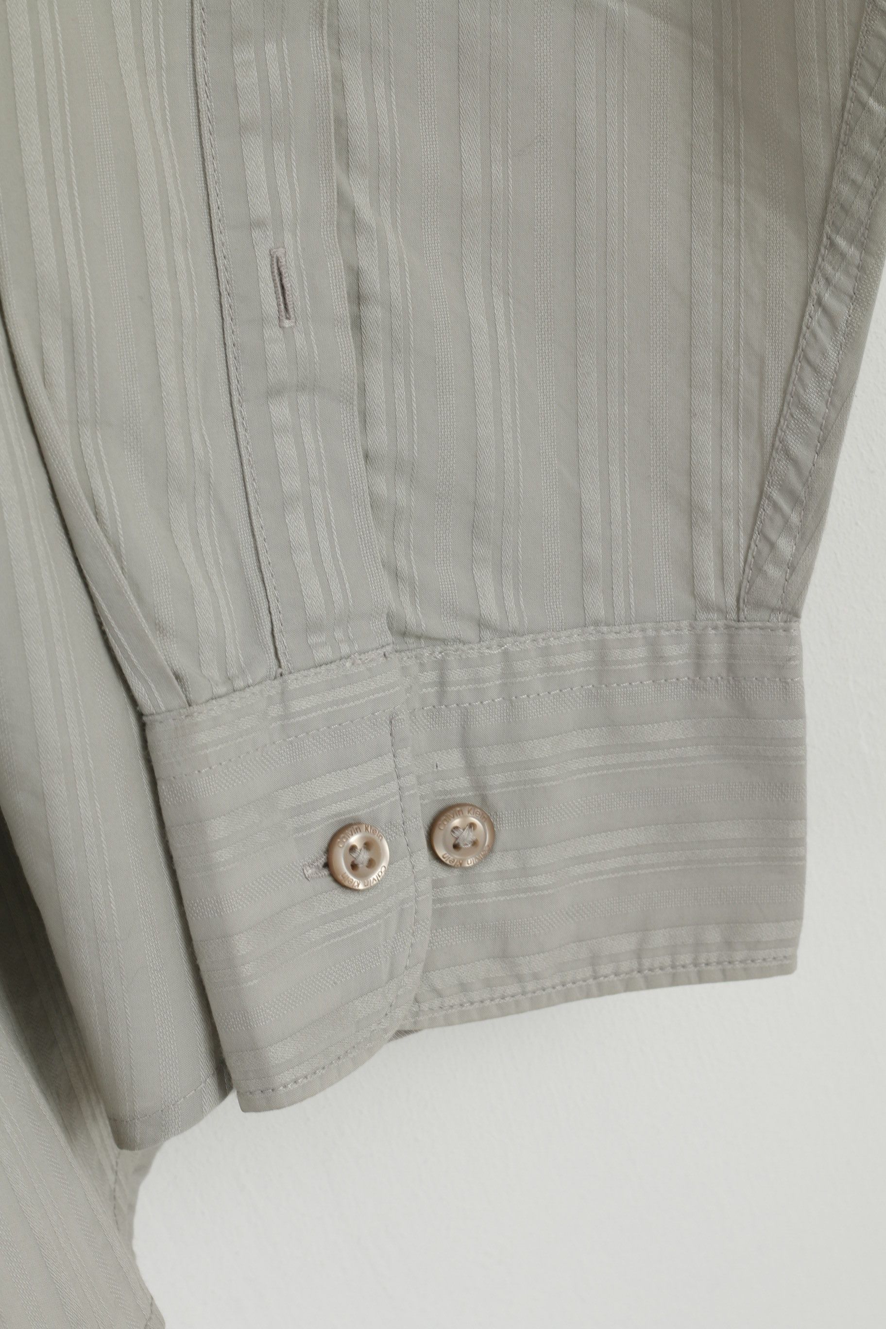 Calvin Klein × Vintage Calvin Klein Men XL Casual Shirt Grey Slim Fit Cotton 5414 Size US XL / EU 56 / 4 - 4 Thumbnail