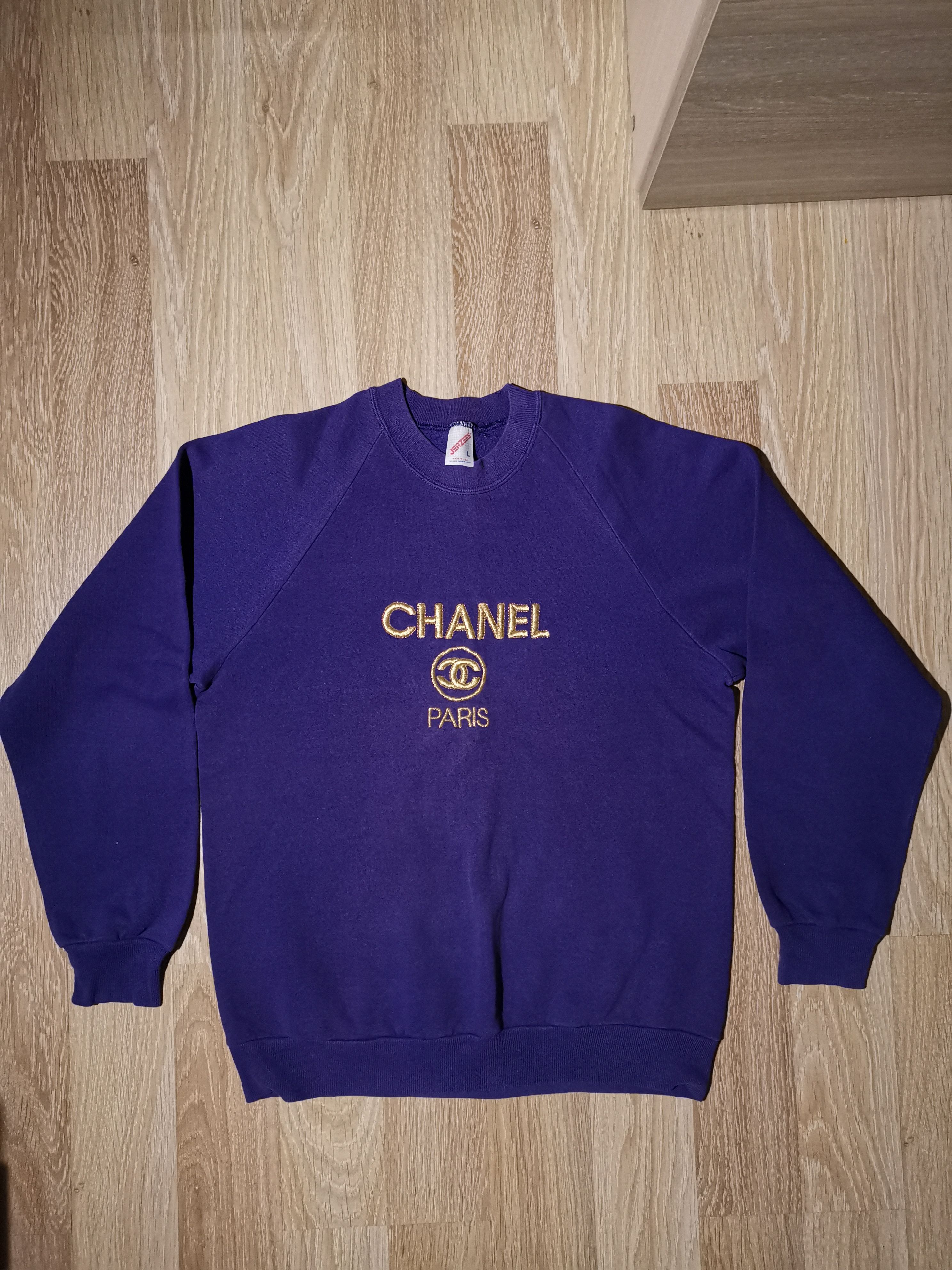 Vintage bootleg clearance chanel sweatshirt