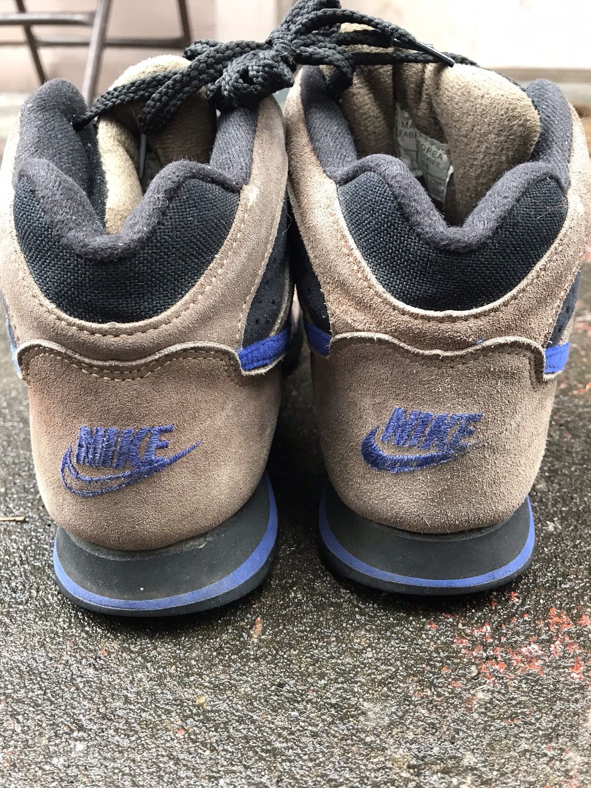 Nike caldera hiking boots best sale