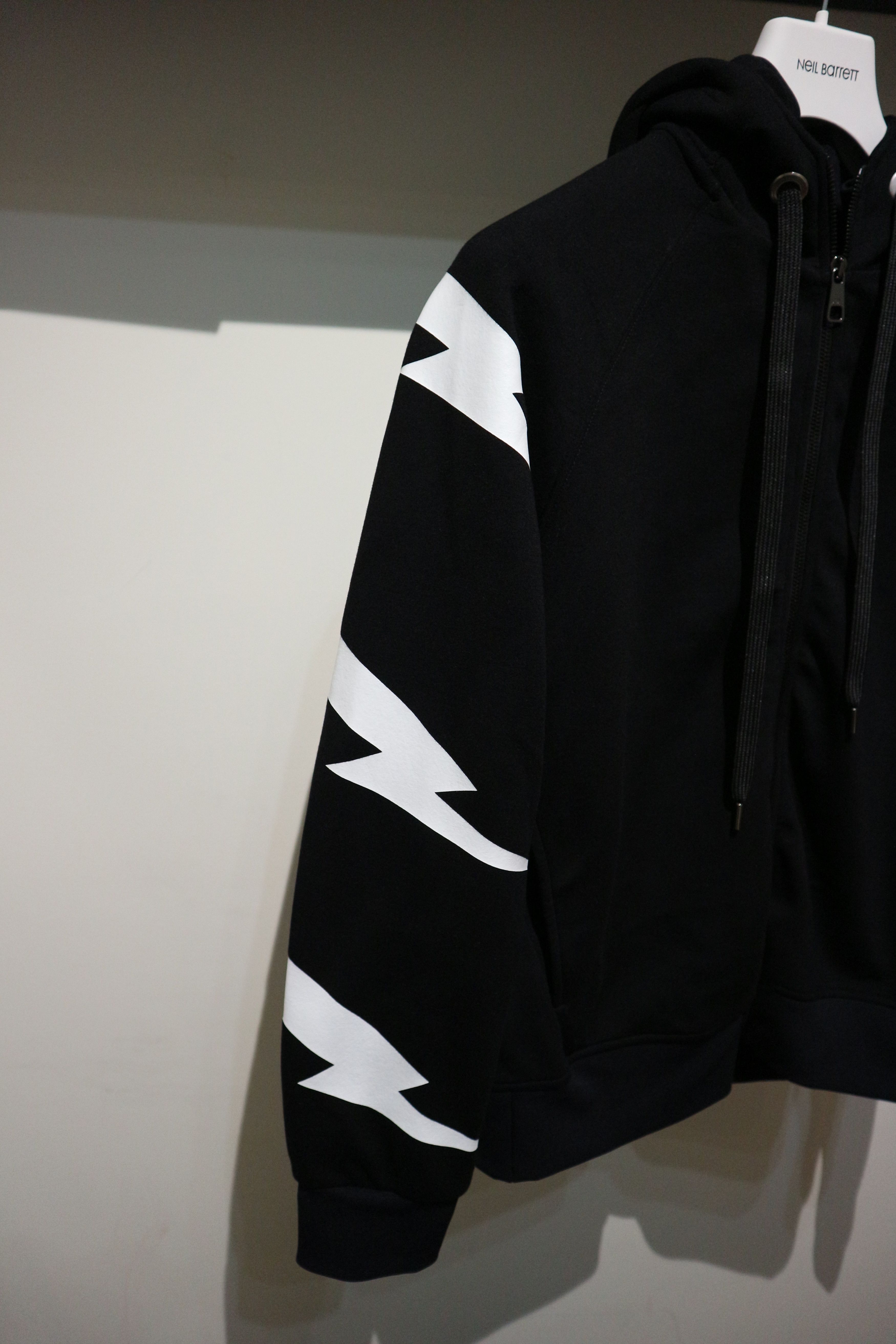 Neil Barrett lightning bolt print zip hoodie Size US XXS / EU 40 - 2 Thumbnail