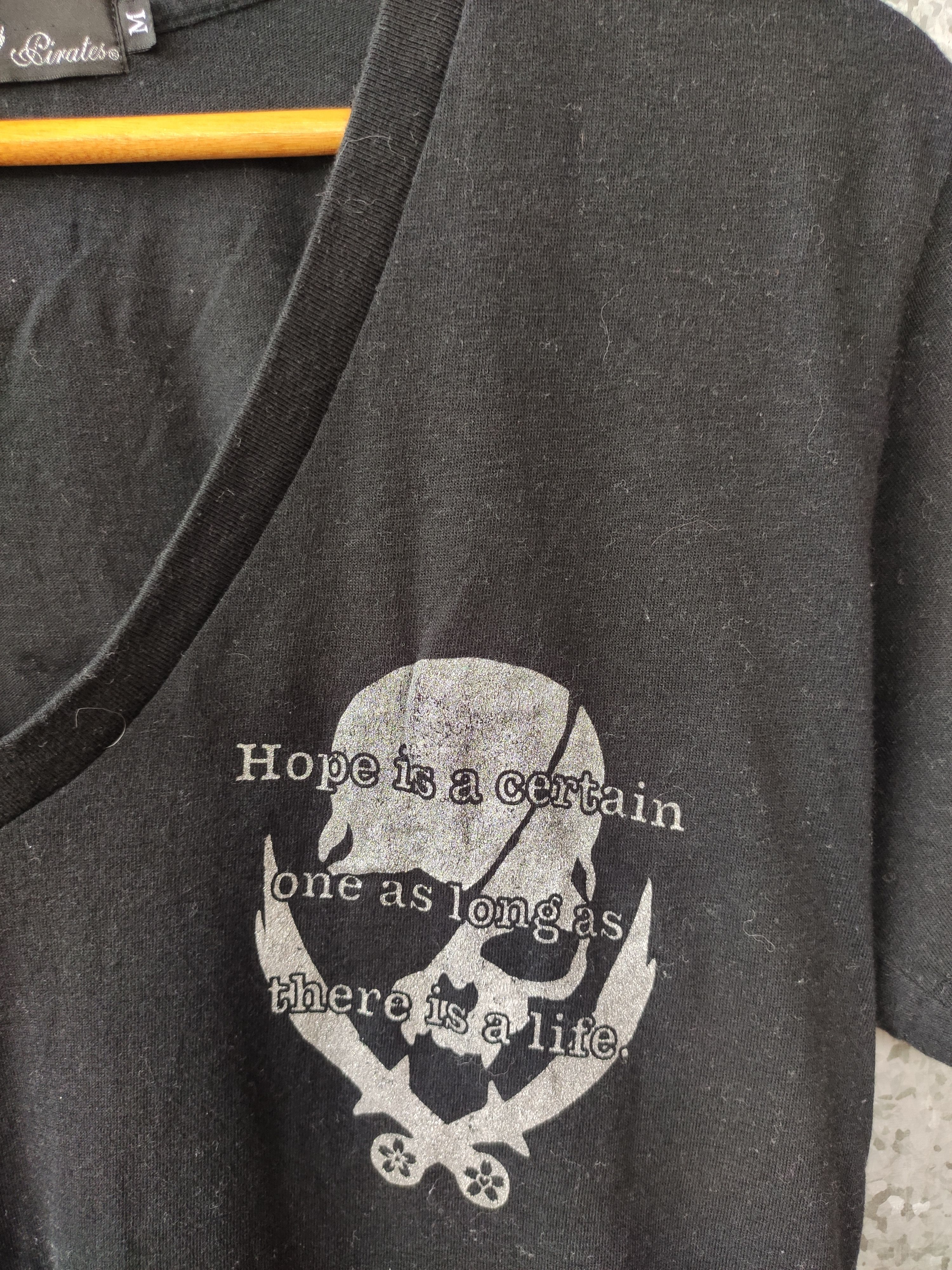Bones Modern Pirates t shirt Size US S / EU 44-46 / 1 - 5 Thumbnail