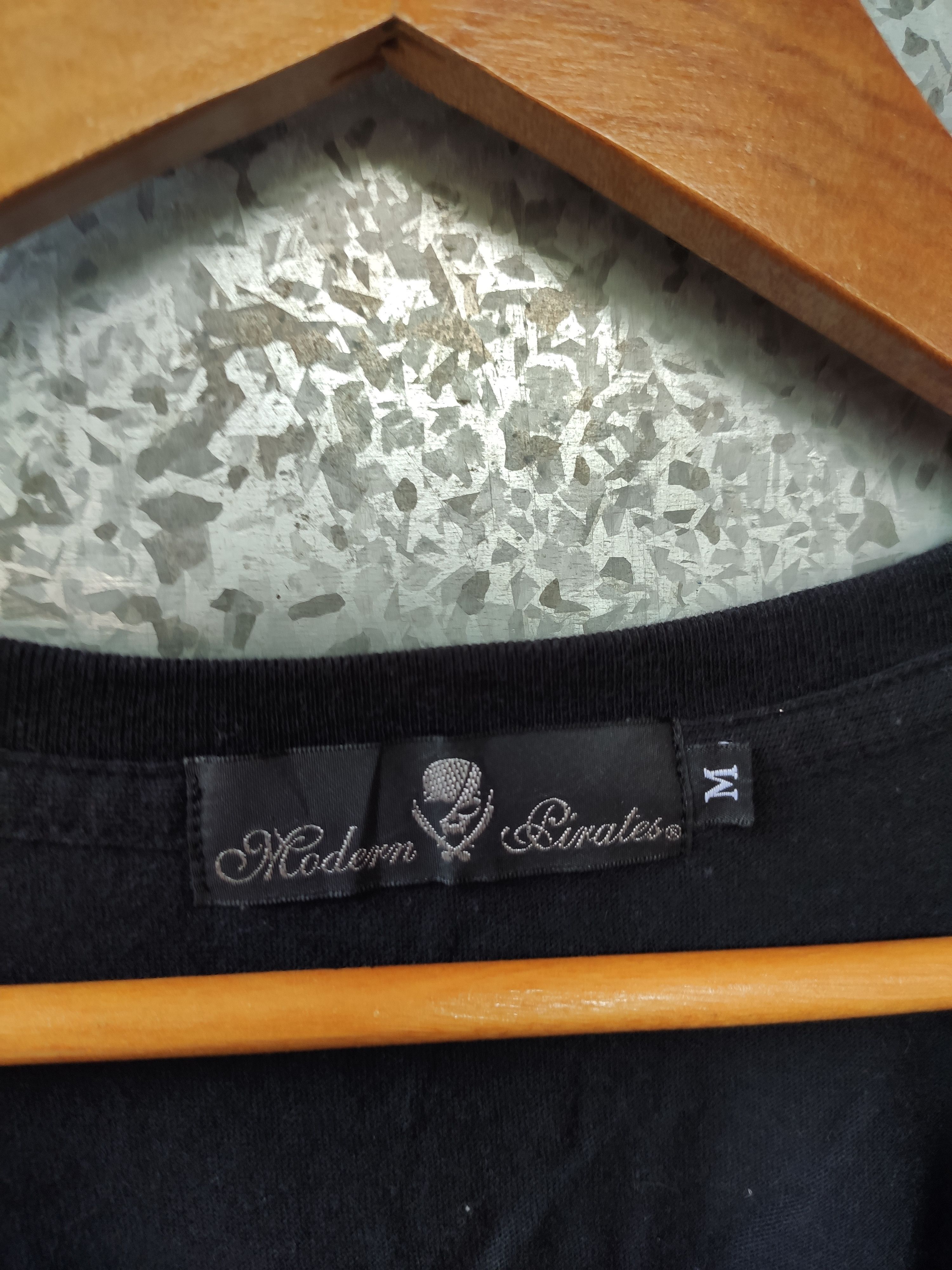 Bones Modern Pirates t shirt Size US S / EU 44-46 / 1 - 6 Thumbnail