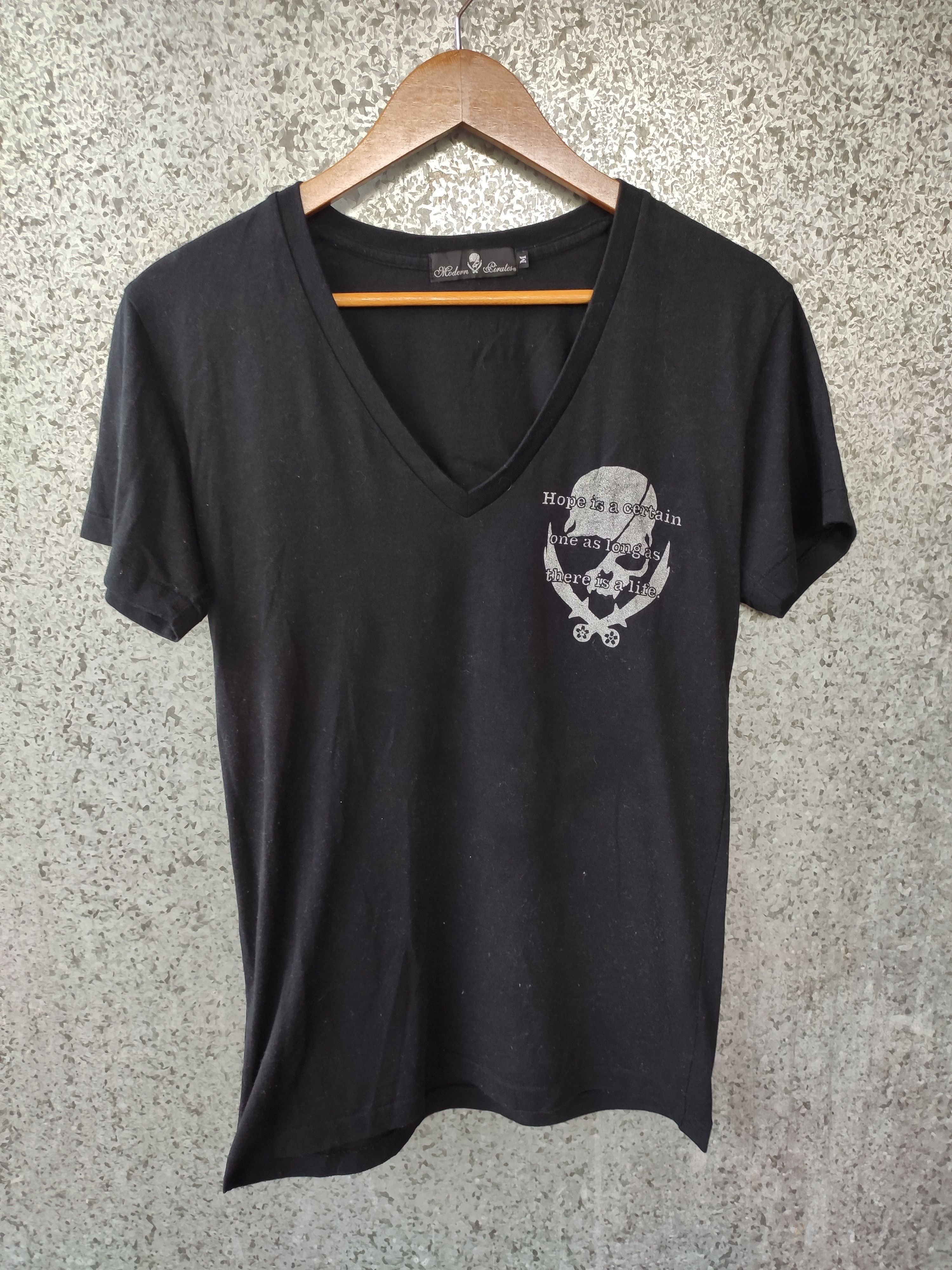 Bones Modern Pirates t shirt Size US S / EU 44-46 / 1 - 2 Thumbnail