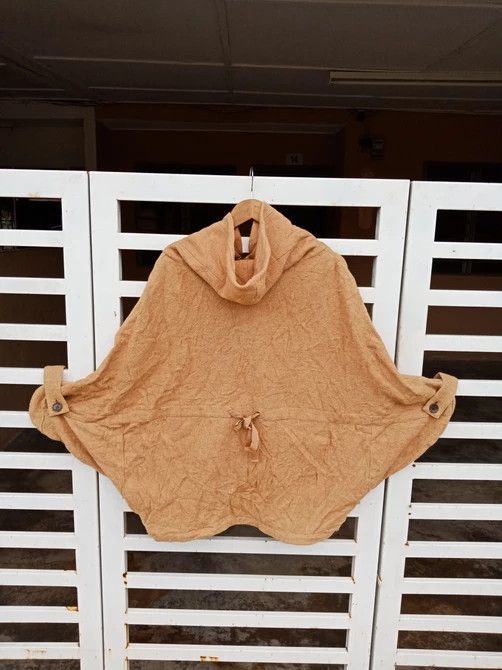 Japanese Brand Ank Ank Avant Garde Japanese Brand Rare Design Capes Size US L / EU 52-54 / 3 - 1 Thumbnail