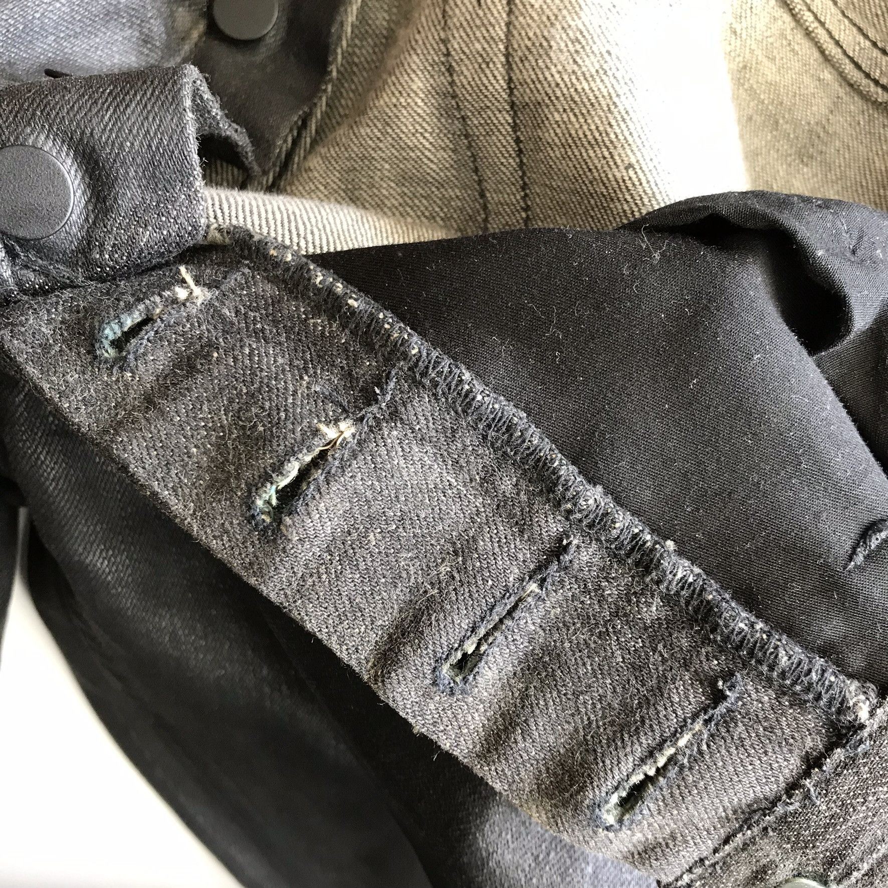 Dior × Hedi Slimane 2004 Dior Homme Hedi Slimane Runway Destroyed Jeans (28) Size US 28 / EU 44 - 6 Thumbnail
