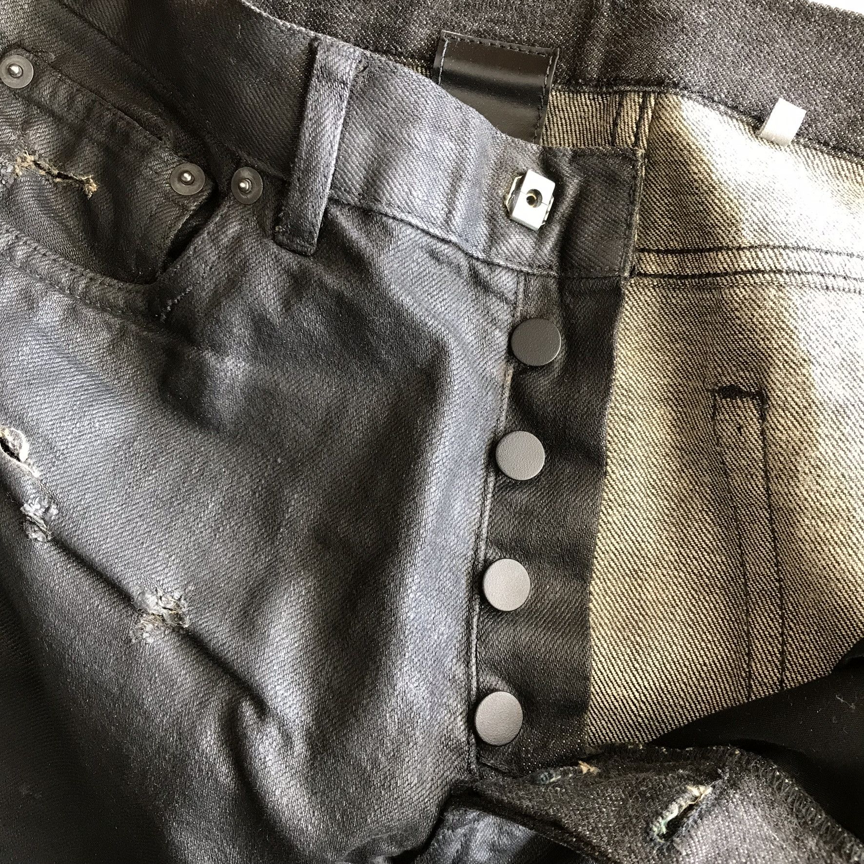 Dior × Hedi Slimane 2004 Dior Homme Hedi Slimane Runway Destroyed Jeans (28) Size US 28 / EU 44 - 5 Thumbnail