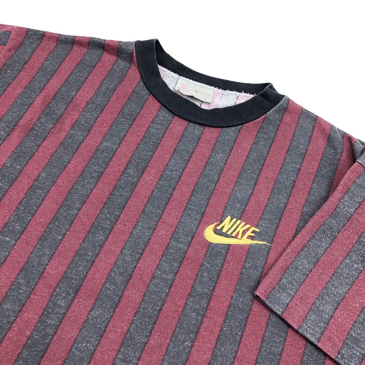 Nike Vintage Nike Striped Embroidered T-Shirt L/XL Size US XL / EU 56 / 4 - 1 Thumbnail