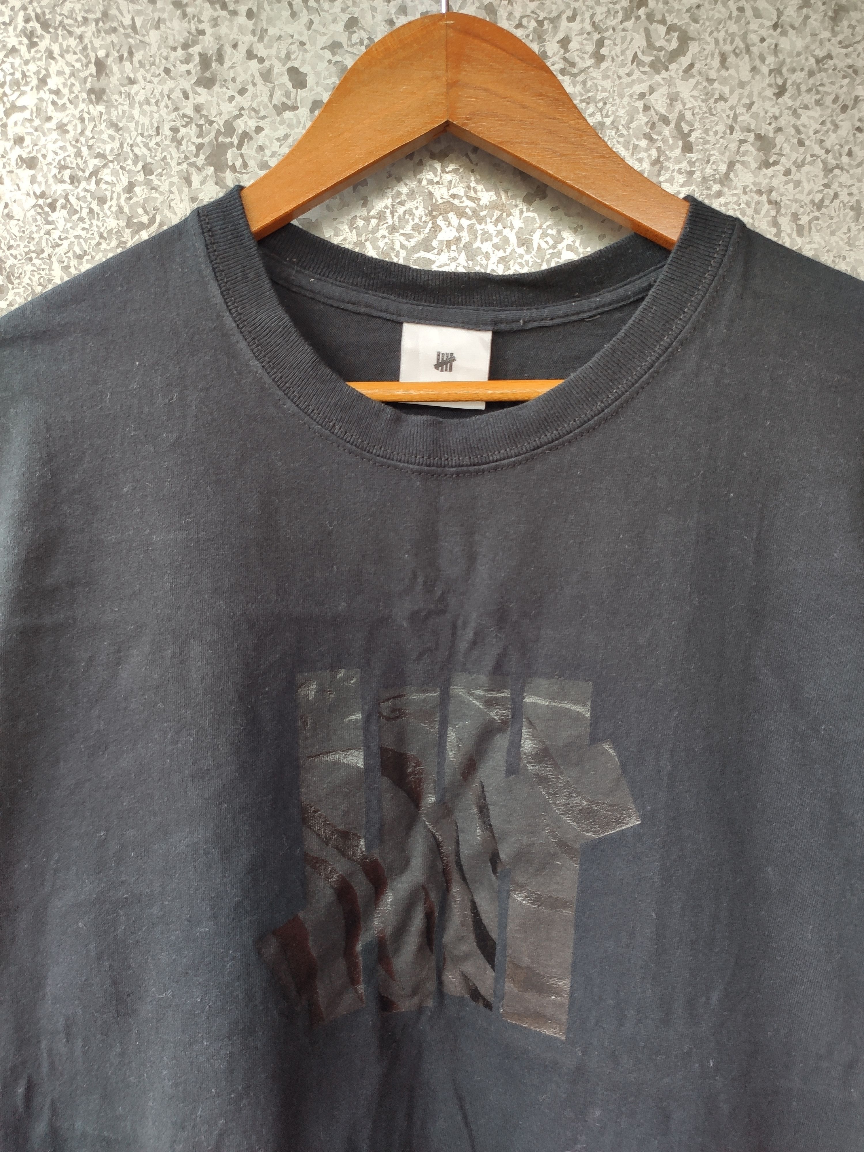 Undefeated 🔥 Undefeated t shirt big logo streetwear Size US L / EU 52-54 / 3 - 4 Thumbnail