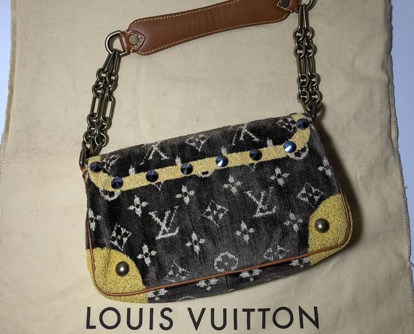 Limited Collection ! Louis Vuitton Monogram Pattern Terrycloth Velvet  Trompe L'Oeil Pochette (SL1014) - The Attic Place