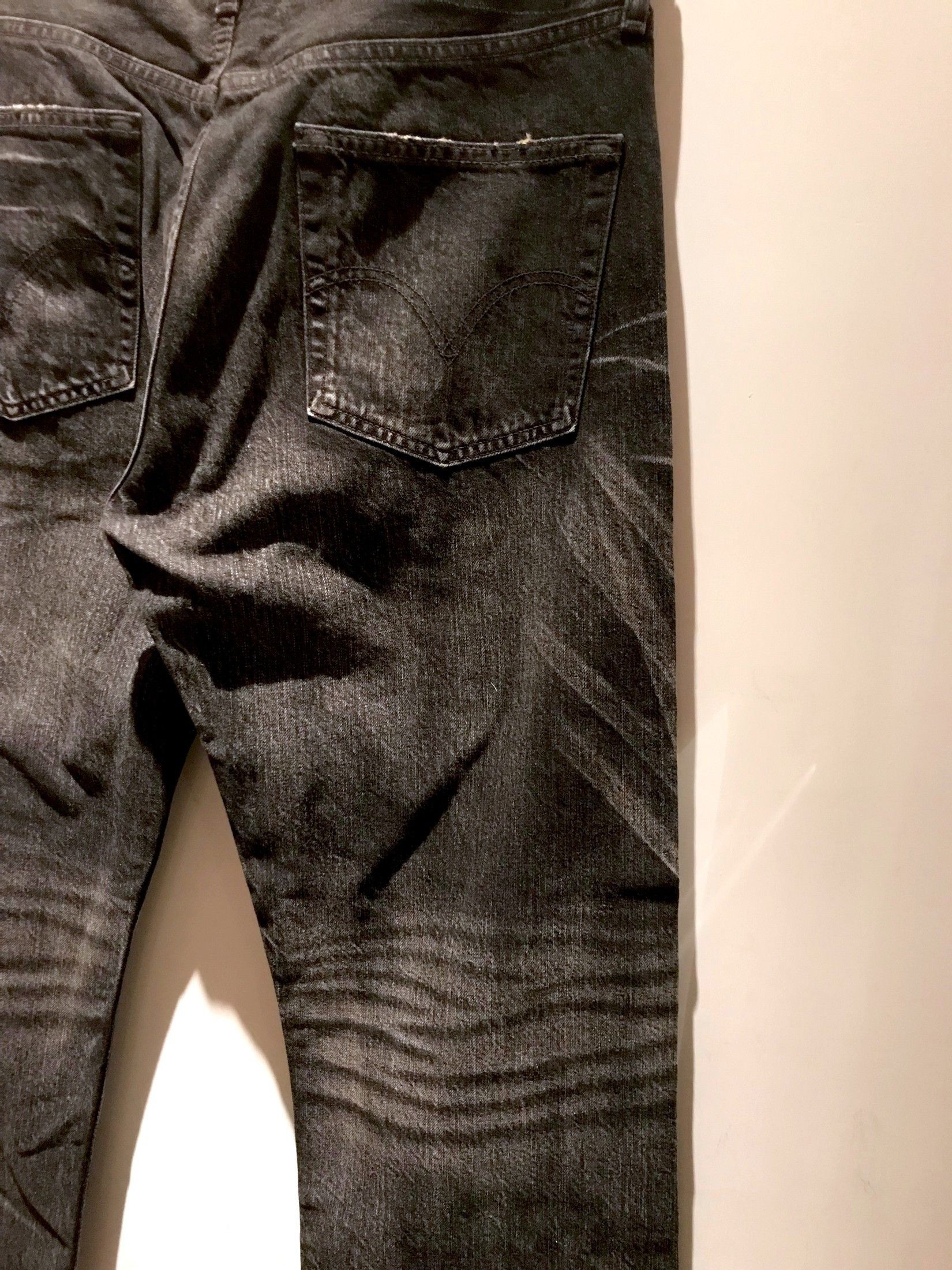 Levi's VINTAGE CHALKBOARD WHISKERS FADED BLACK DENIM JEANS Size US 32 / EU 48 - 17 Thumbnail