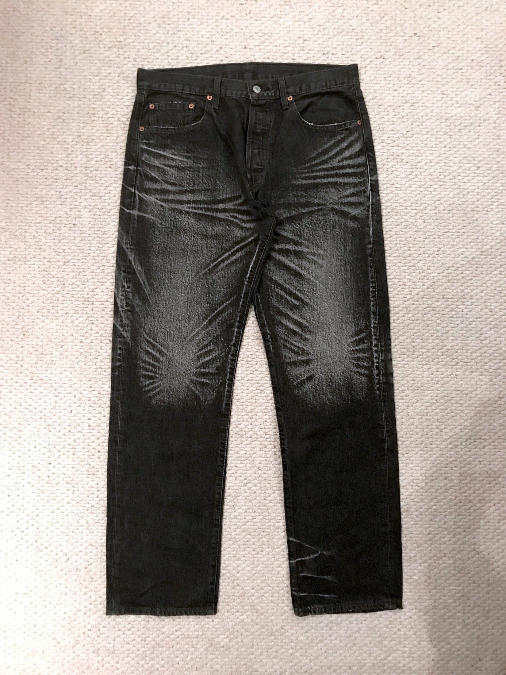 Levi's VINTAGE CHALKBOARD WHISKERS FADED BLACK DENIM JEANS Size US 32 / EU 48 - 1 Thumbnail