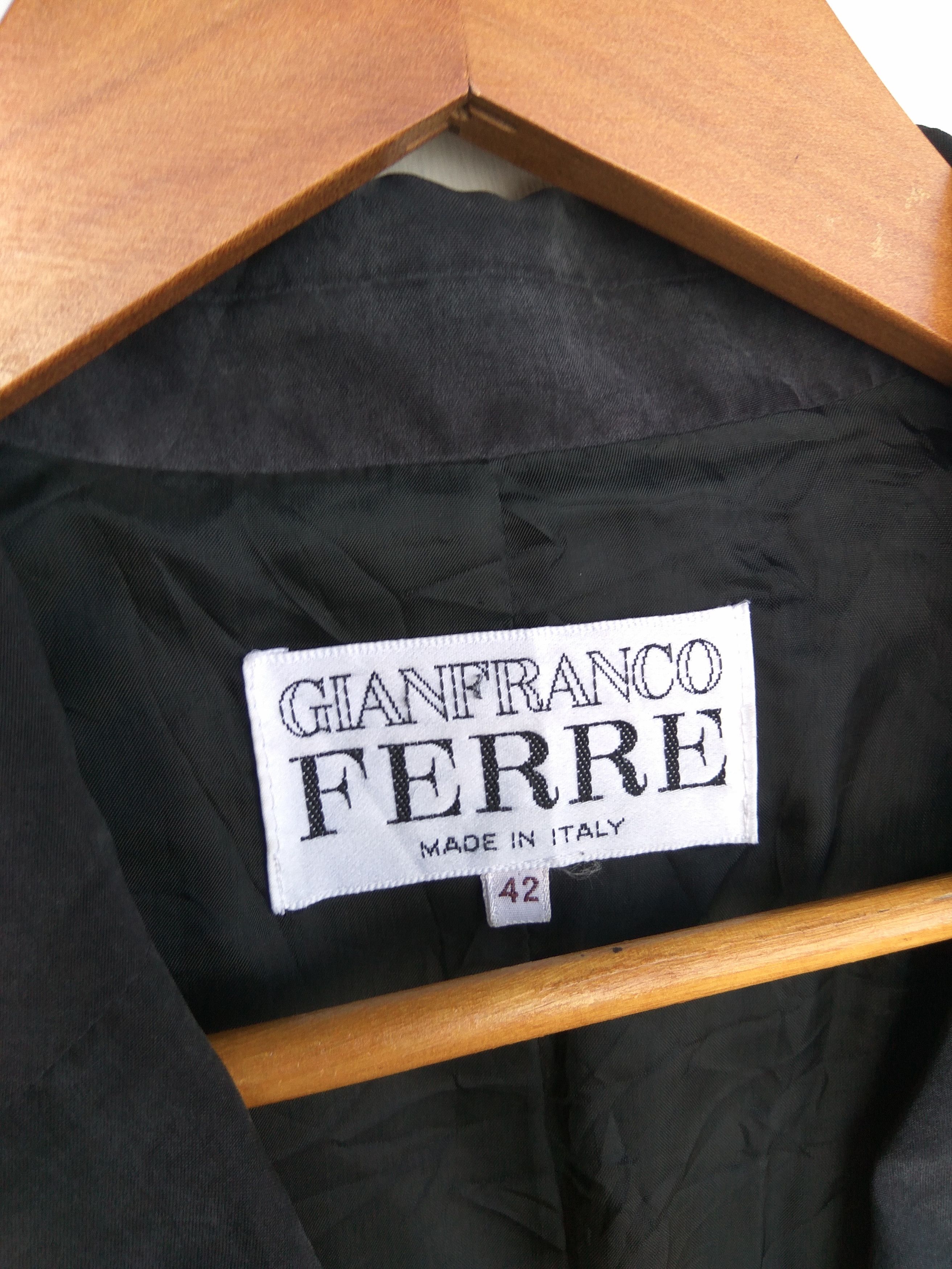 Gianfranco Ferre Gianfranco Ferre blazer silk 100% made in Italy Size 42S - 4 Thumbnail