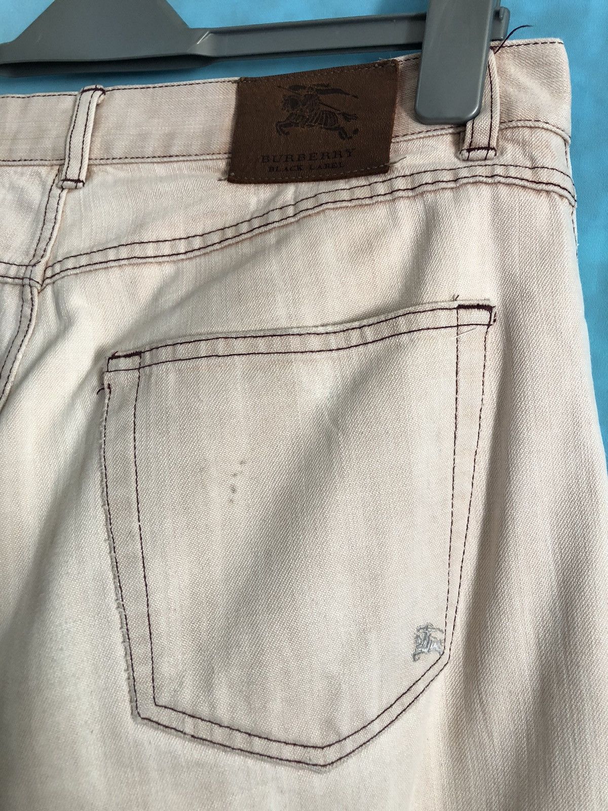 Burberry BURBERRY black label white jeans Size US 33 - 6 Thumbnail