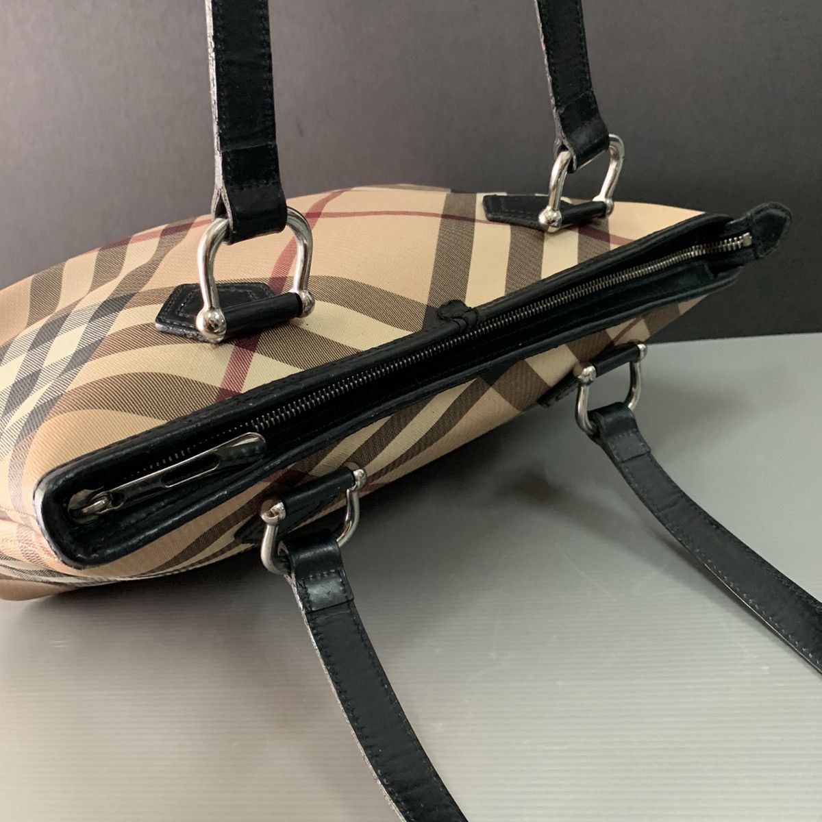 Burberry Burberry Novacheck Handbag Size ONE SIZE - 9 Thumbnail
