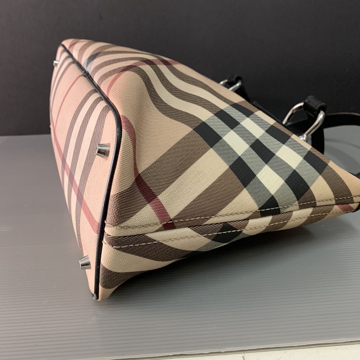 Burberry Burberry Novacheck Handbag Size ONE SIZE - 8 Thumbnail