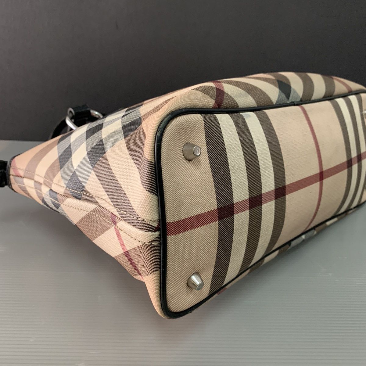 Burberry Burberry Novacheck Handbag Size ONE SIZE - 6 Thumbnail