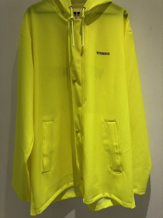 Vetements hot sale neon raincoat