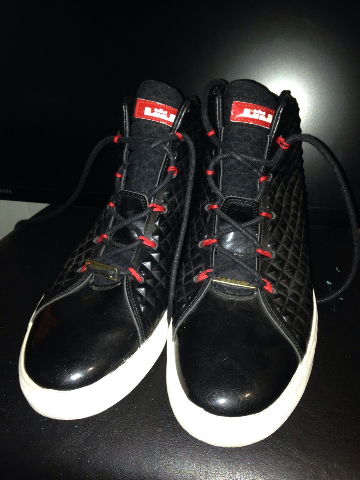 Nike LeBron 12 XII NSW Lifestyle QS Diamond Black Challenge Red