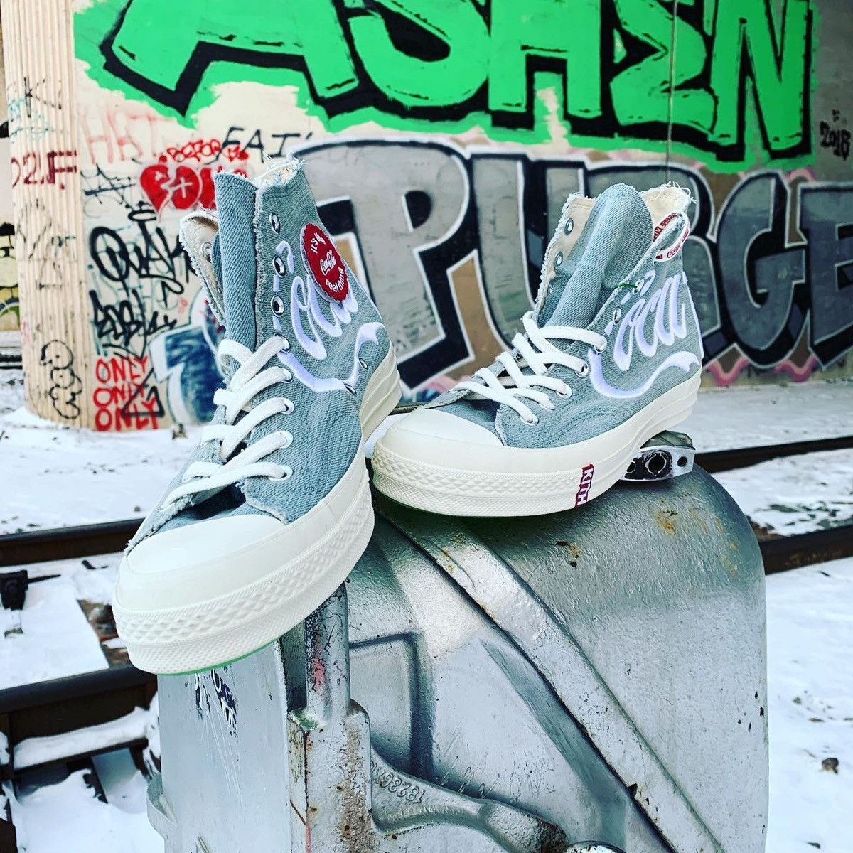 Converse × Kith Kith x Coca-Cola x Chuck 70 High Friends & Family Size US 10 / EU 43 - 2 Thumbnail
