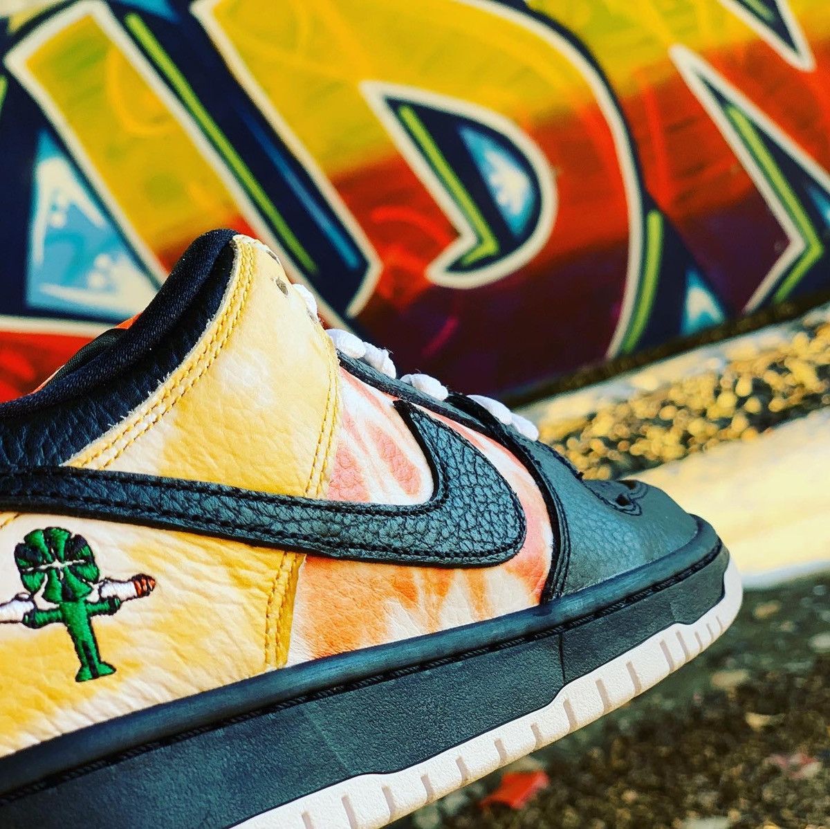 Nike SB Dunk Low Raygun Tie-Dye Home Size US 9 / EU 42 - 2 Thumbnail