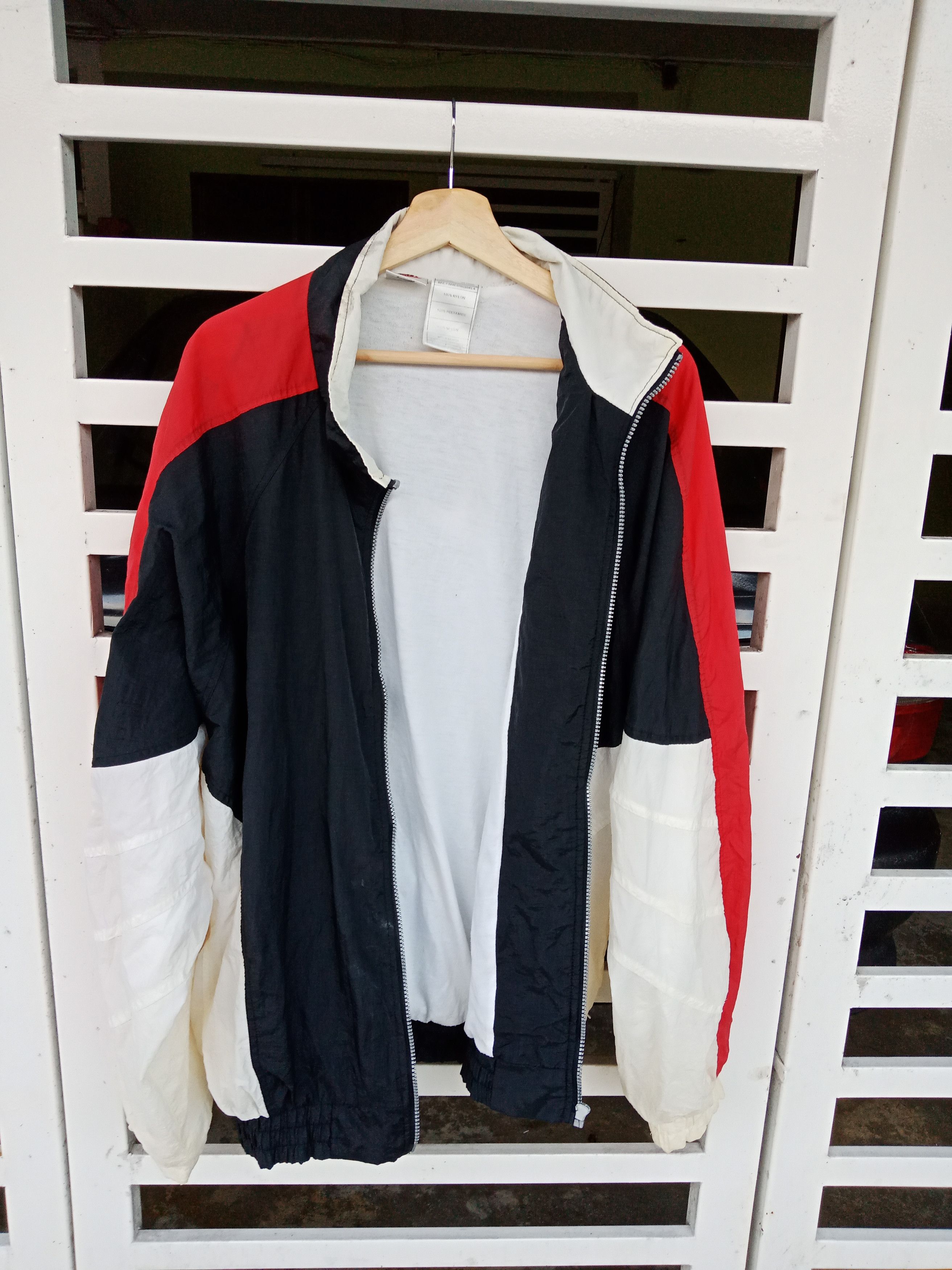Nike Oversized Vintage Nike Swoosh 3 Tones Windbreaker Size US XL / EU 56 / 4 - 3 Thumbnail