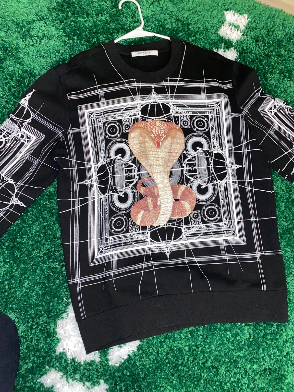 Givenchy Givenchy Snake Print Sweater Size US M / EU 48-50 / 2 - 1 Preview