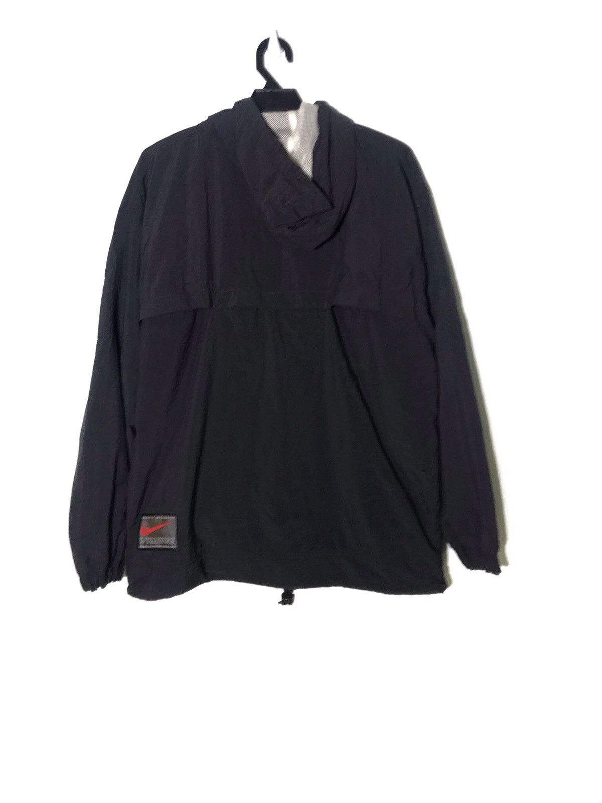 VINTAGE NIKE TRAINING PULL OVER WINDBREAKER