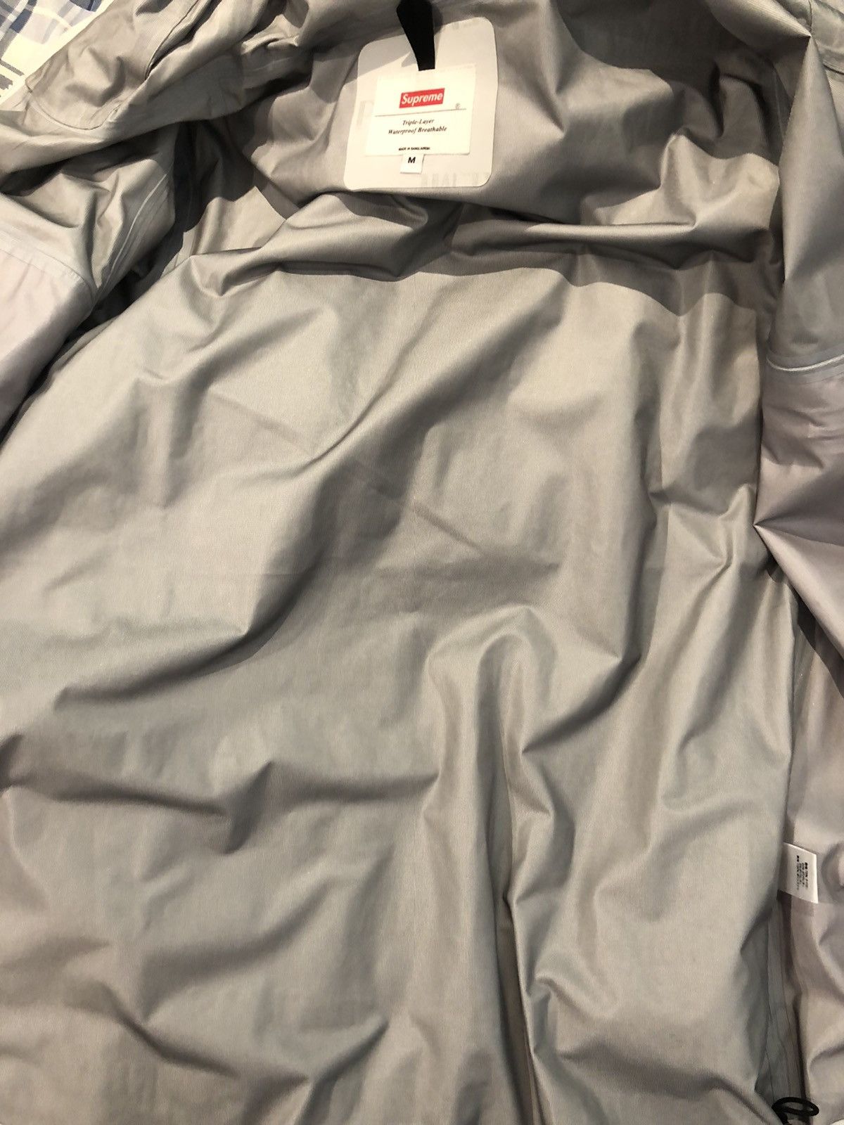 Supreme Supreme 3M Reflective Repeat Rain Jacket White Size US M / EU 48-50 / 2 - 11 Thumbnail