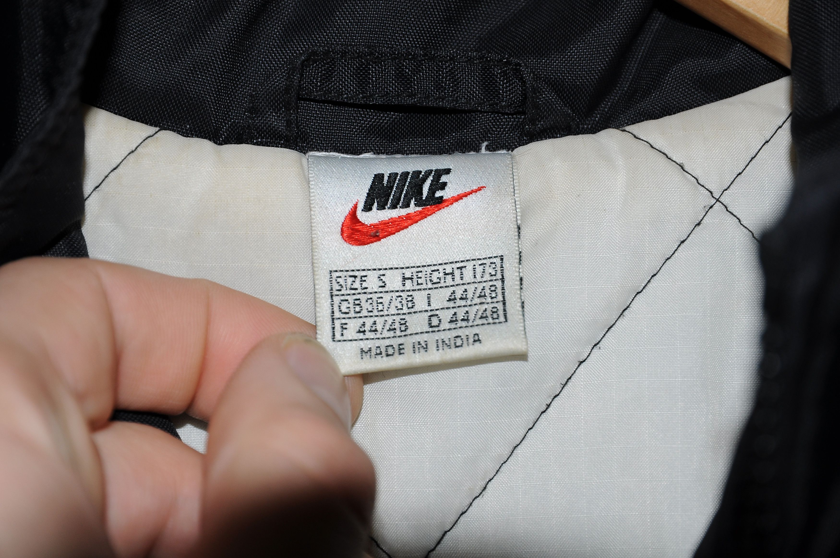 Nike × Vintage vintage Nike mens Nylon Track Jacket Black White Retro 90s Size US S / EU 44-46 / 1 - 7 Thumbnail