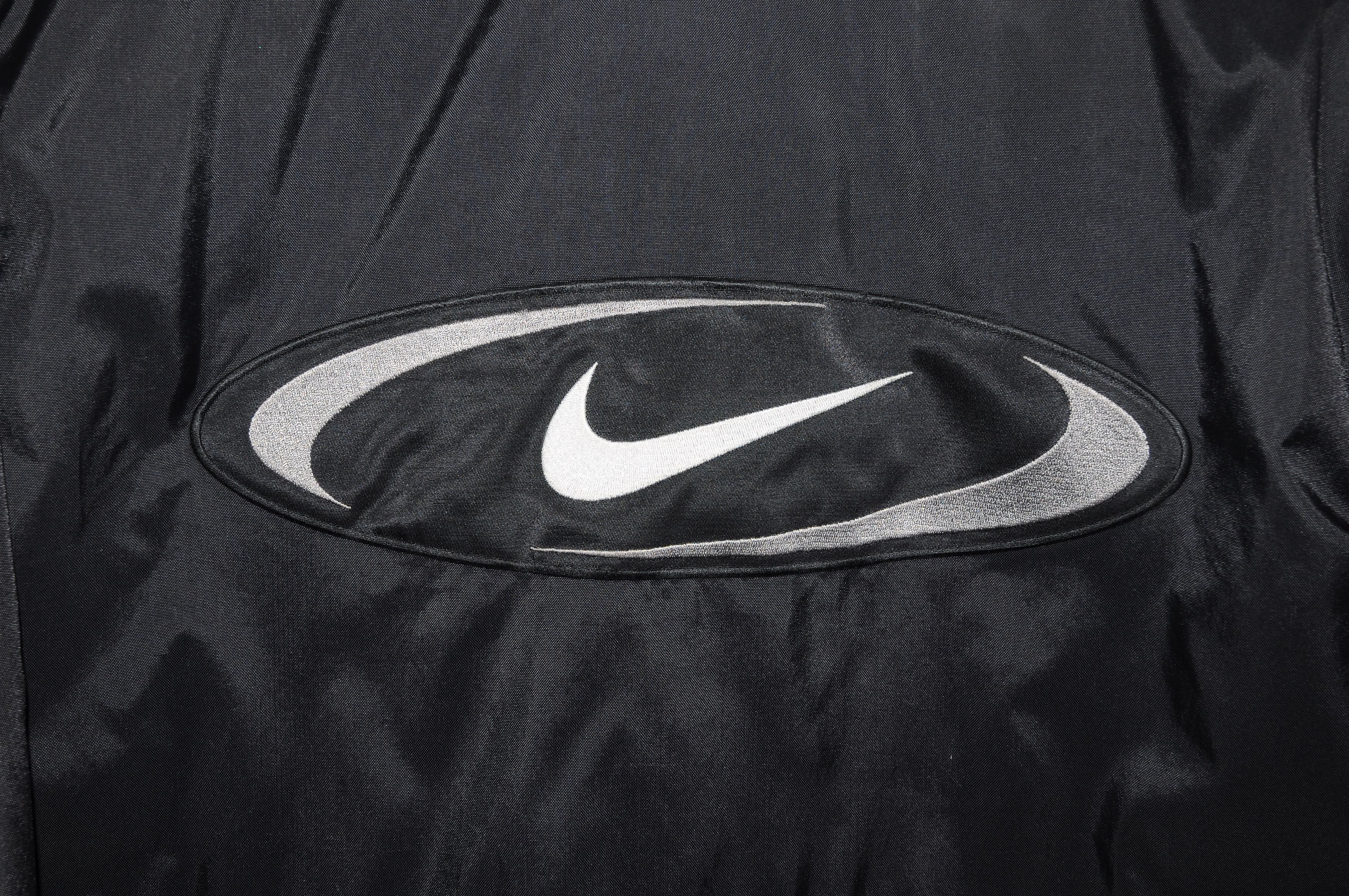 Nike vintage Nike mens Nylon Track Jacket Black White Retro 90s Size US S / EU 44-46 / 1 - 4 Thumbnail