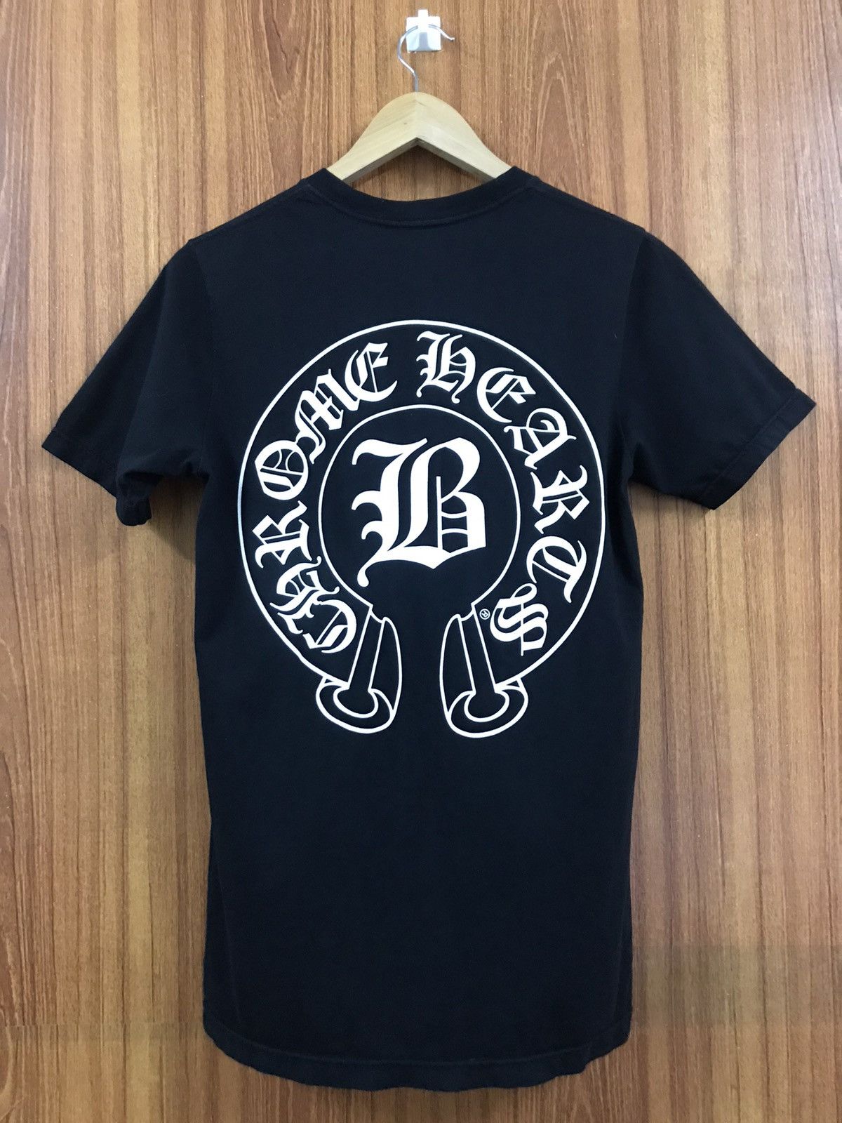 限定コラボ◆Chrome Hearts x Bella Hadid ホースシュー Tシャツ Chrome Hearts FCFS! Chrome Heart x Bella Hadid Collaboration