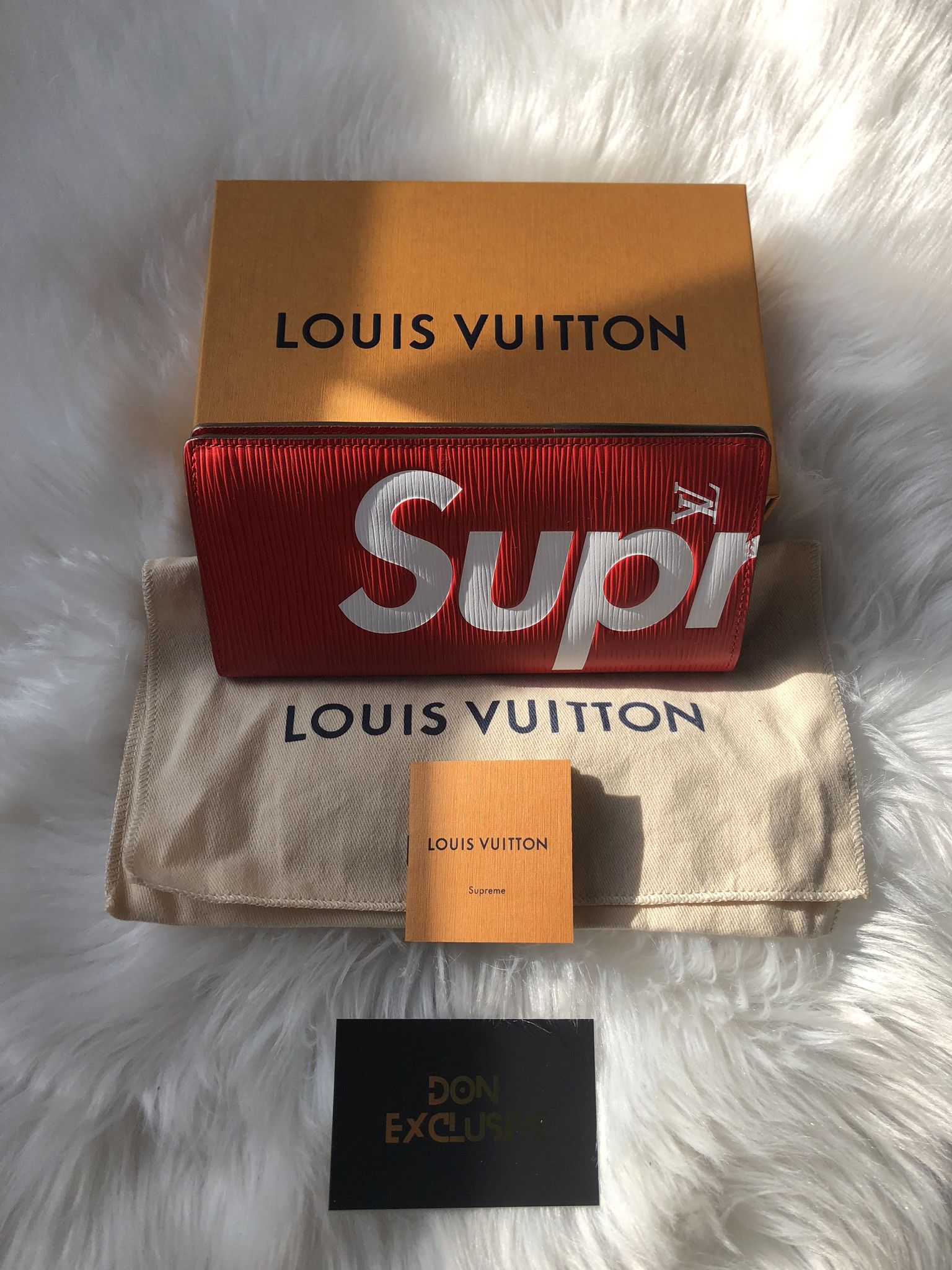 Louis Vuitton × Supreme LOUIS VUITTON X SUPREME ZIPPY ORGANIZER