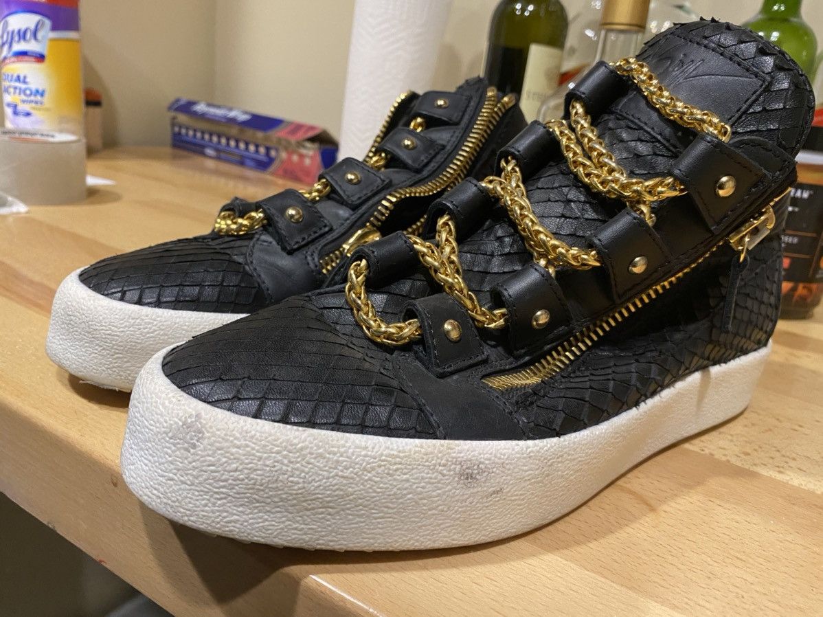 Giuseppe Zanotti Guiseppe Zanoti sneakers with gold chain design. | Grailed