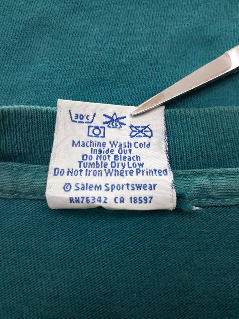NFL × Vintage Vintage 90s NFL Miami Dolphins Team Size US L / EU 52-54 / 3 - 9 Thumbnail