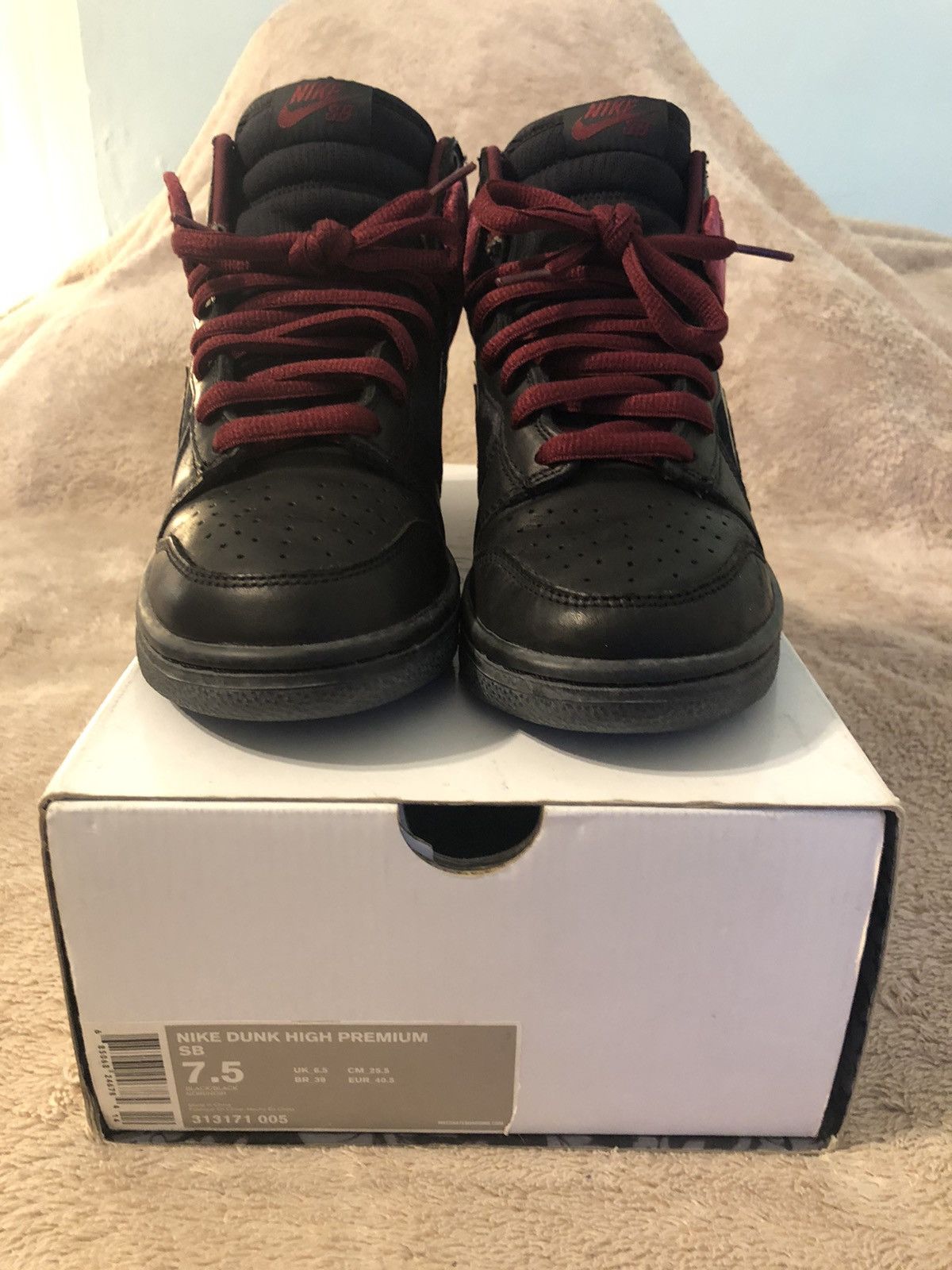 bloody sunday nike sb