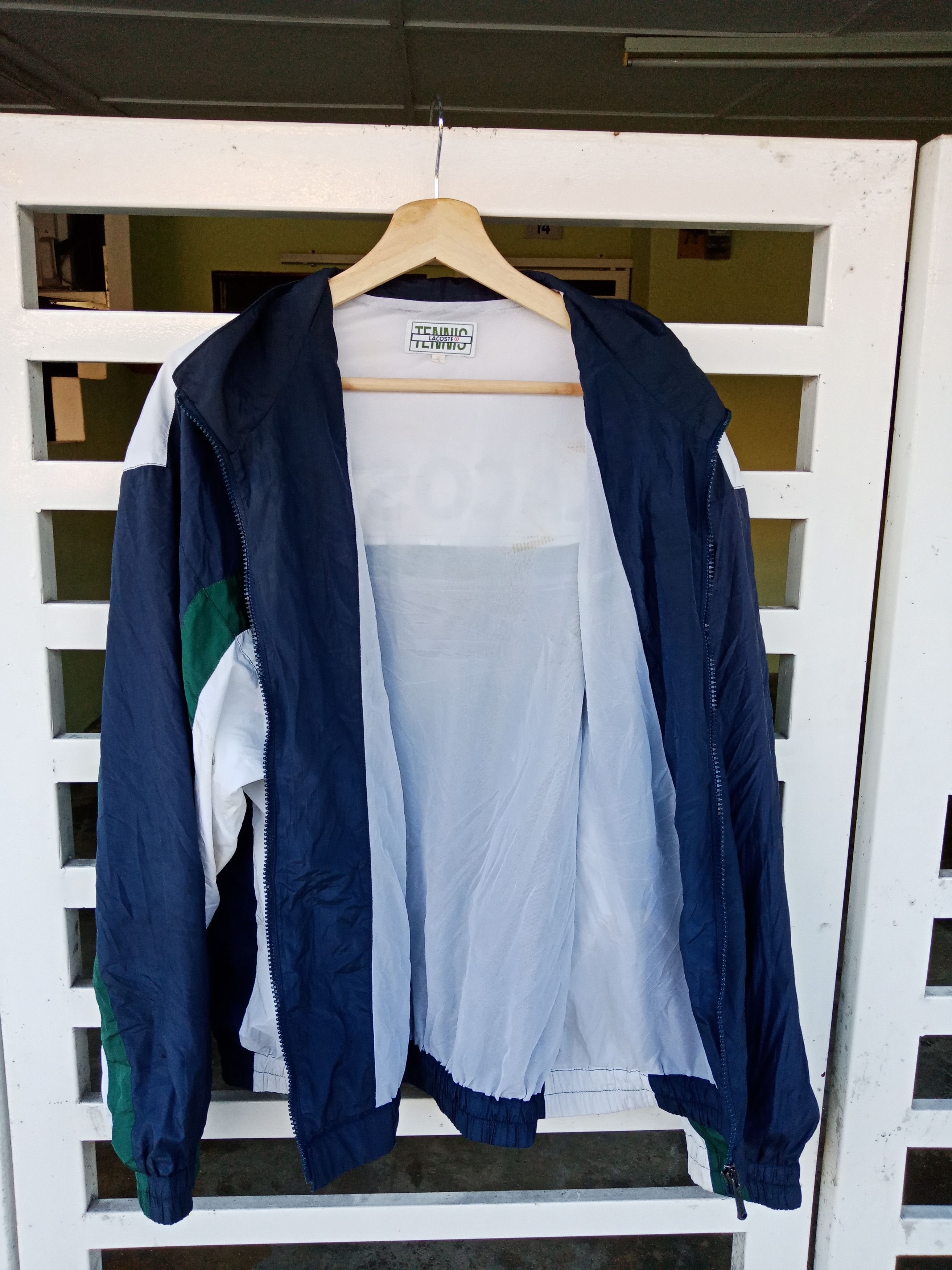 Lacoste Lacoste Tri-Colored Spell Out Big Logo Light Jacket Size US L / EU 52-54 / 3 - 3 Thumbnail