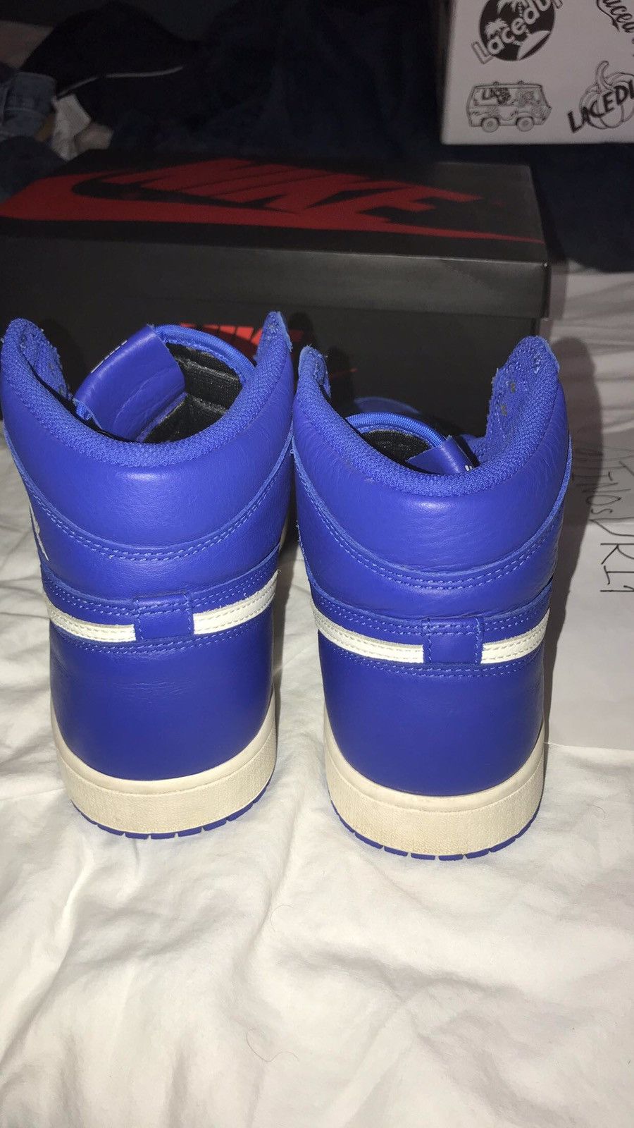 Jordan Brand Air Jordan 1 Retro High OG Hyper Royal 2018 Size US 8.5 / EU 41-42 - 4 Thumbnail