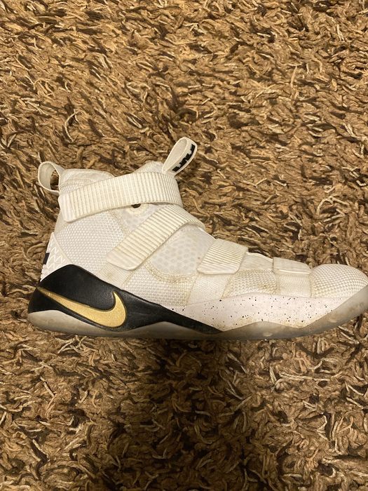 lebron soldier 11 white and gold