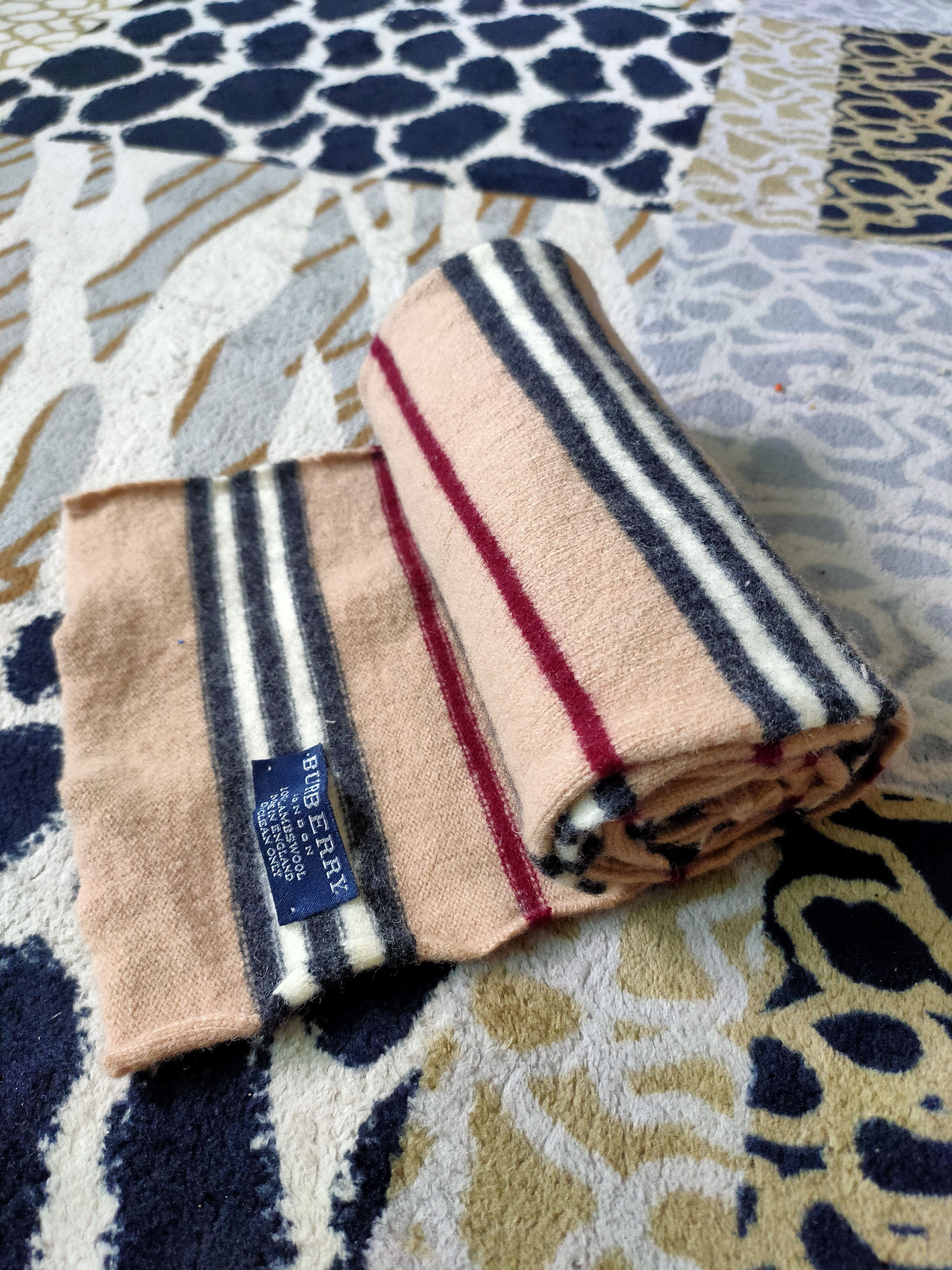 Burberry Burberry London Scarves Lambswool Rare Design England Size ONE SIZE - 2 Thumbnail
