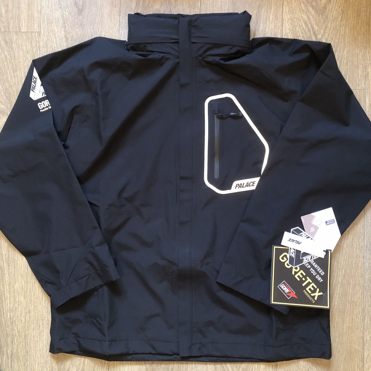 PALACE GORE-TEX PACLITE VENT JACKET ネイビー GORE-TEX PACLITE VENT JACKET | PALACE SKATEBOARDS