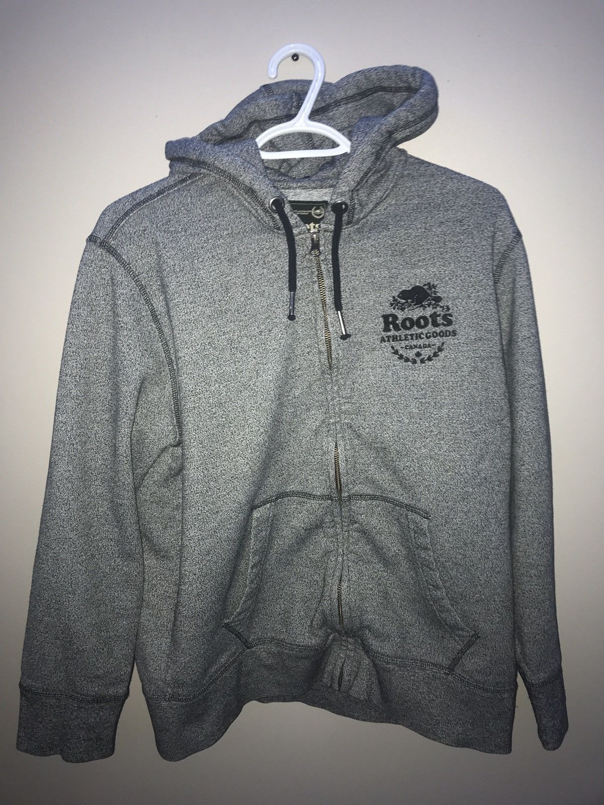 Roots Roots zip up | Grailed