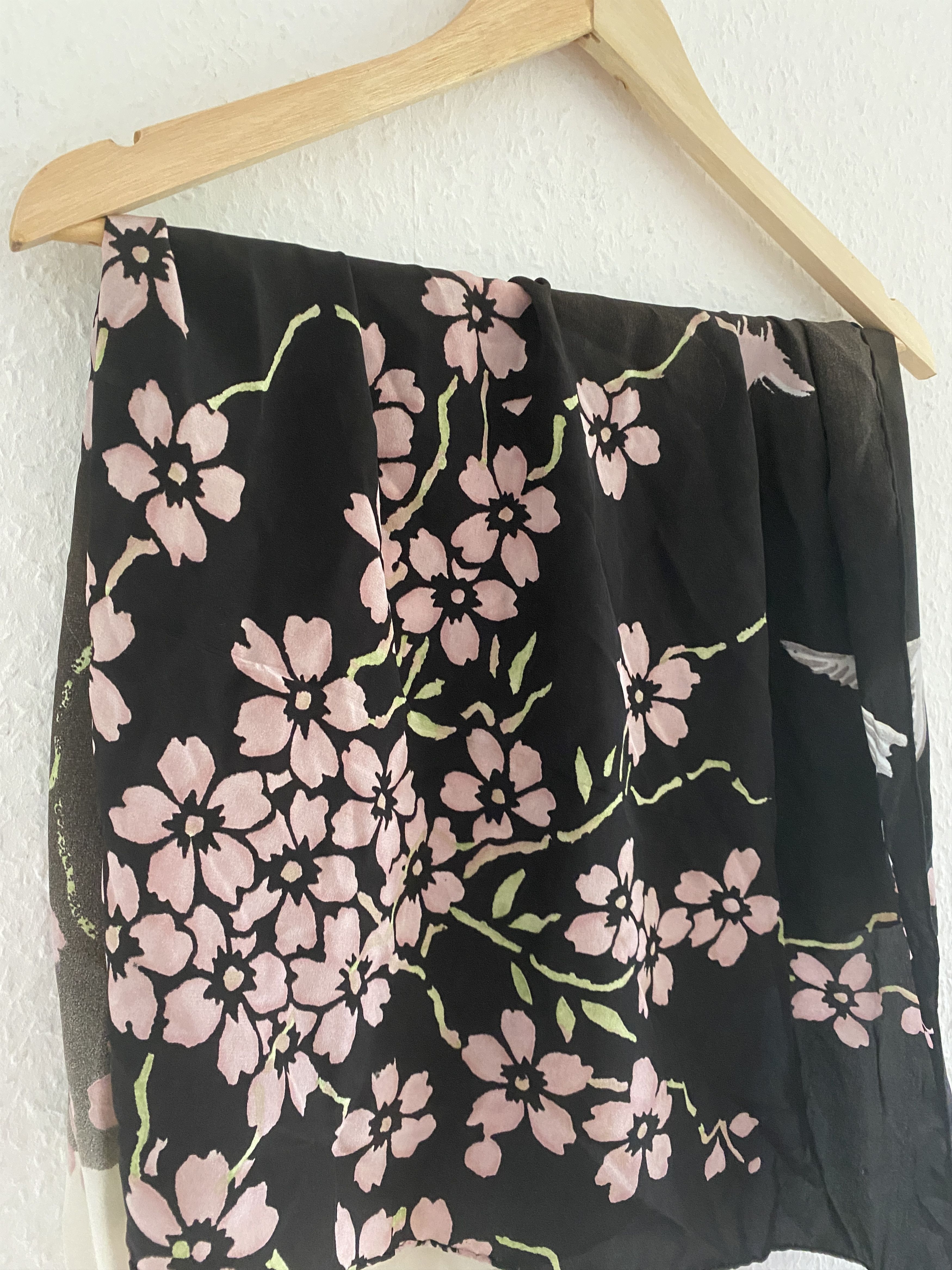 Gucci SS03 Japanese print silk scarf by Tom Ford Size ONE SIZE - 6 Thumbnail
