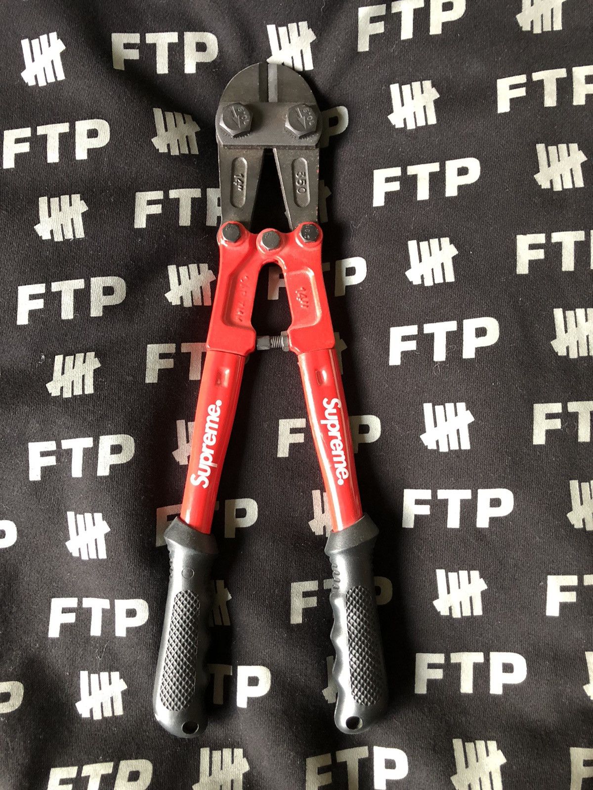 Supreme × Bolt Cutters Supreme Bolt Cutter Red - SS16 - US